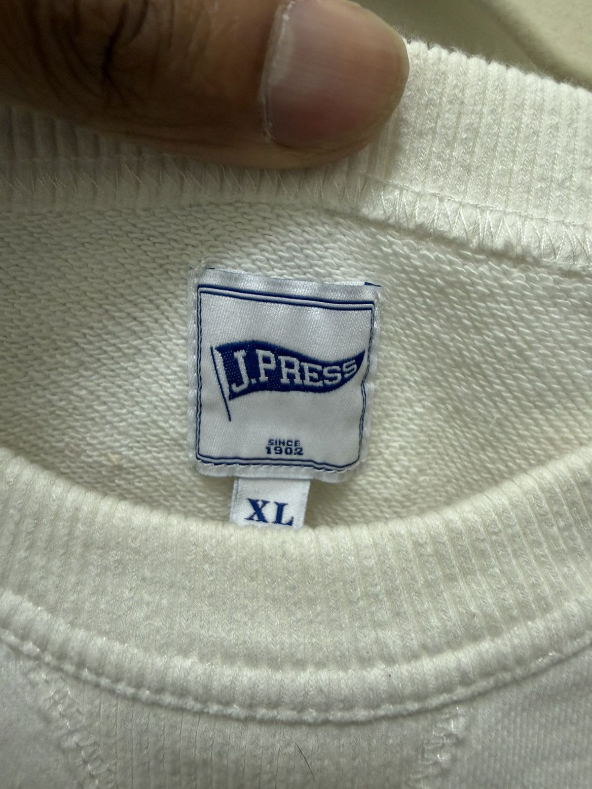 J. Press J. Press White Pennant Crewneck Sweater Size CL Size US XL / EU 56 / 4 - 4 Thumbnail