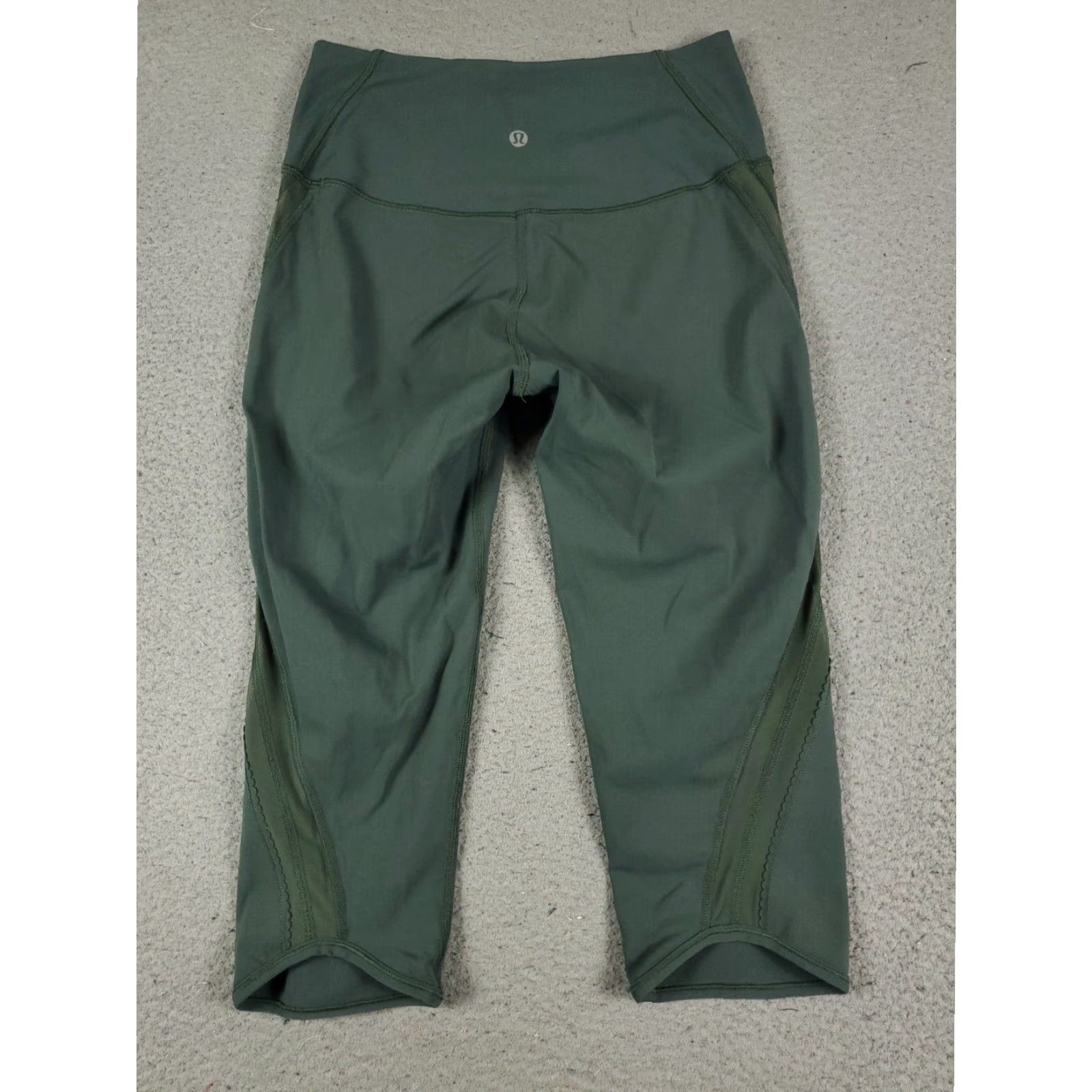 Lululemon Leggings Womens Green Size 6 Cropped Capri Athleisure Activewear