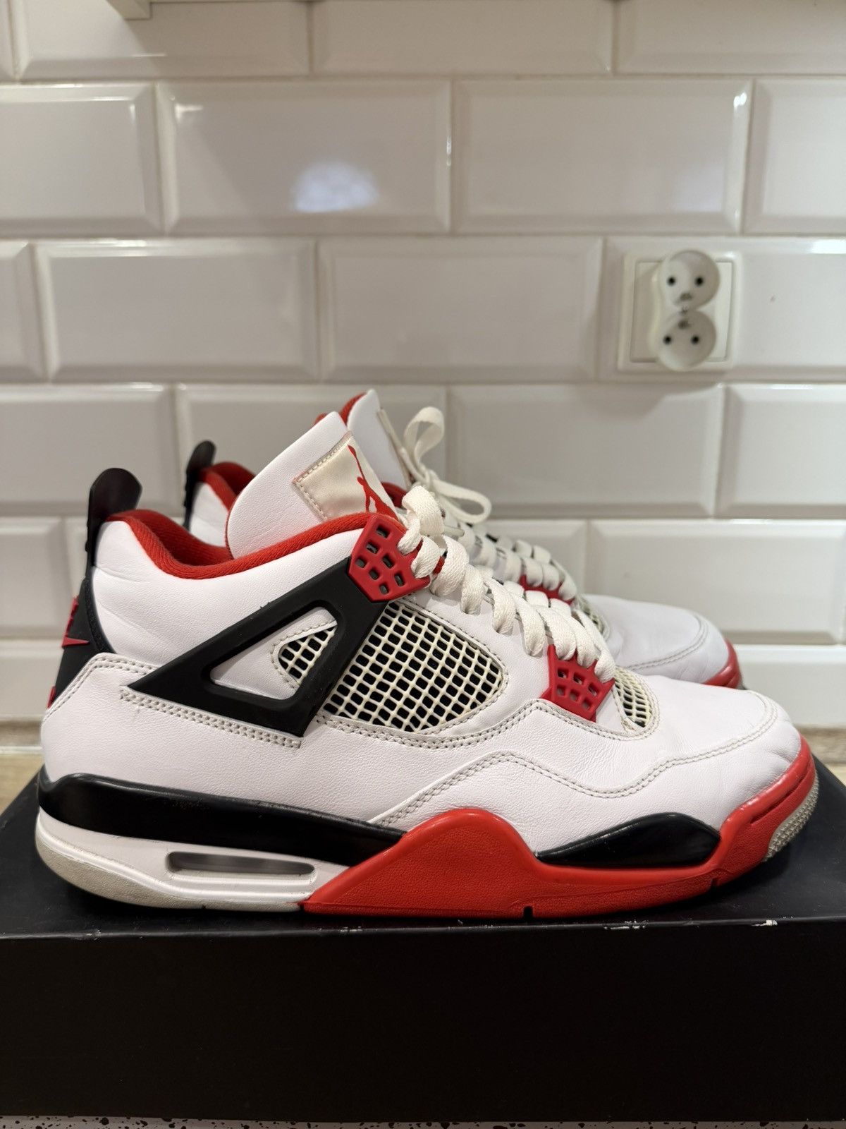 Jordan Brand Jordan 4 Fire Red 2020 Size US 11 / EU 44 - 3 Thumbnail