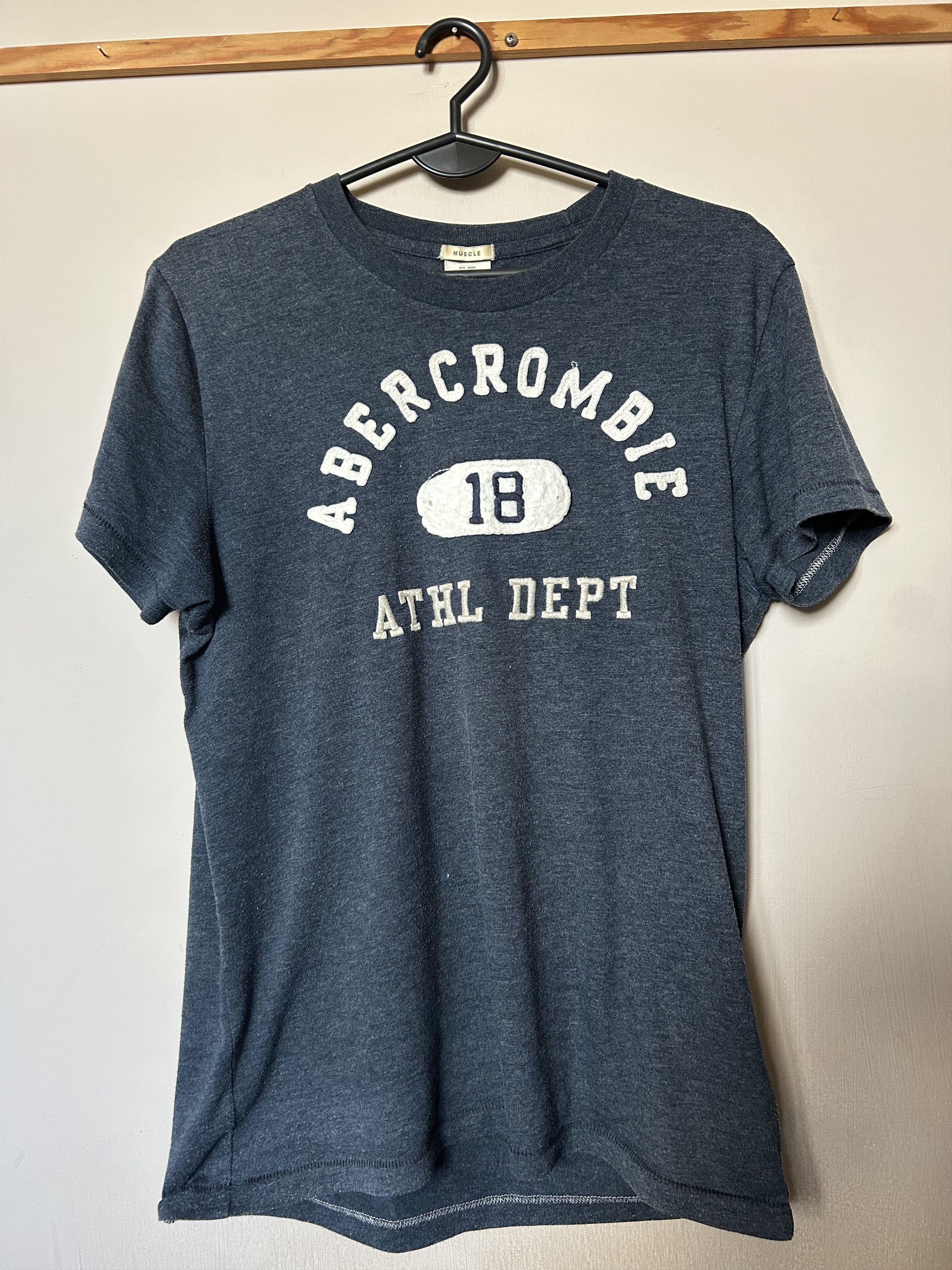 Hollister Men's T-shirt - HOLLISTER - S - SALE Size US S / EU 44-46 / 1 - 1 Thumbnail