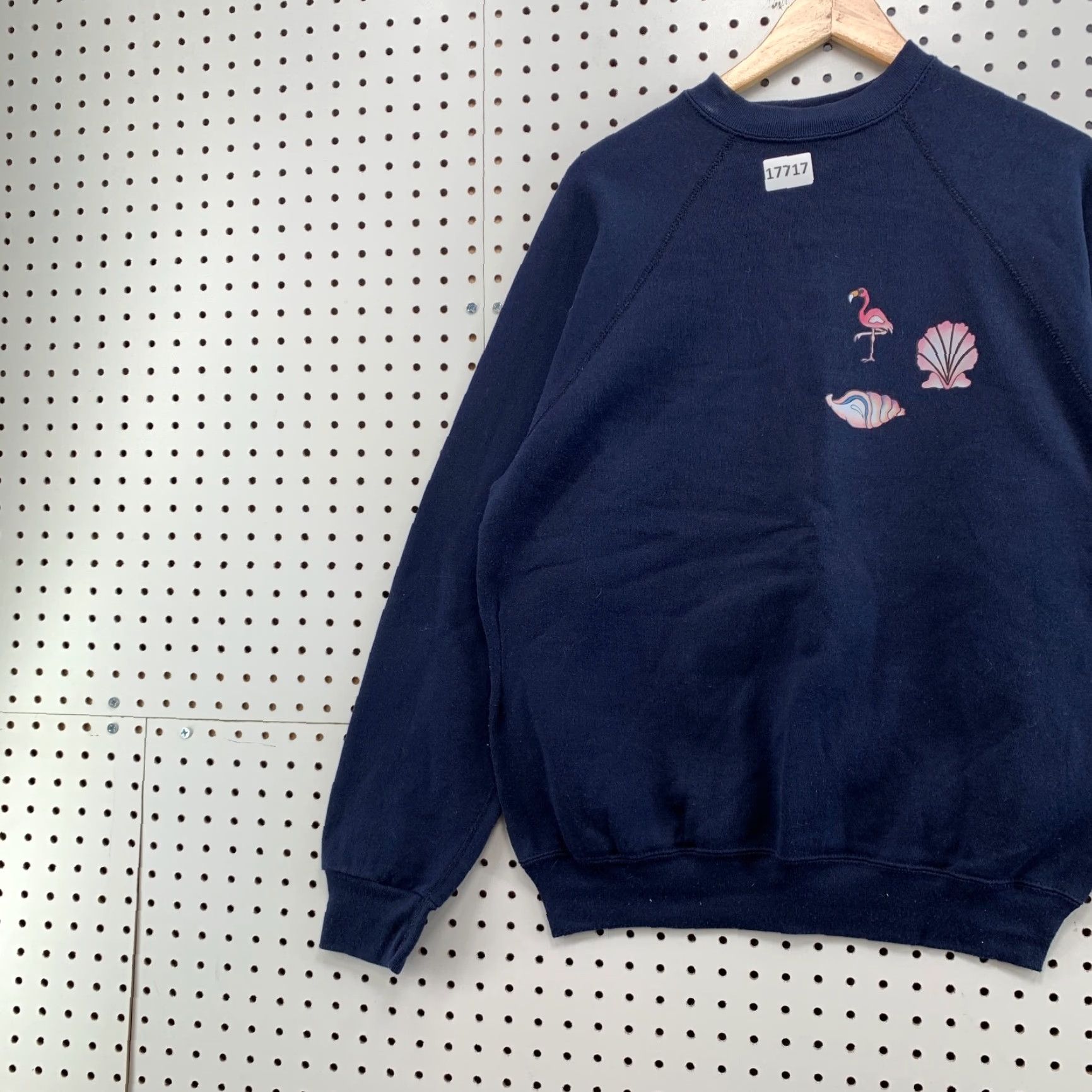 Tultex VINTAGE Tultex Sweatshirt Male L Crewneck Navy Blue Flamingo Sea Shells Beach Pattern Pullover 90s Mens Large Size US L / EU 52-54 / 3 - 3 Thumbnail