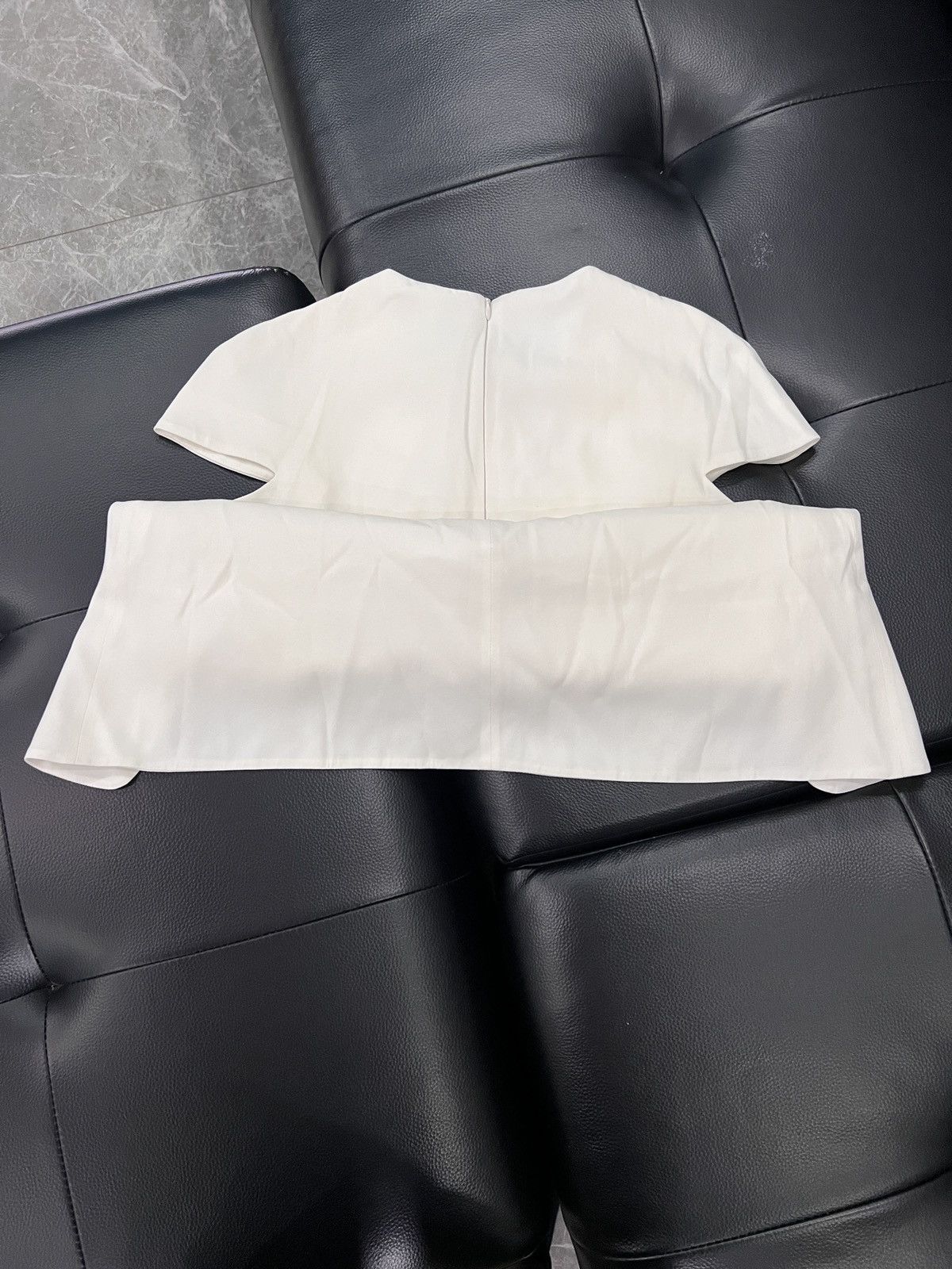 Alexander McQueen Alexander McQueen Asymmetric Ruffle Hem Top Size S / US 4 / IT 40 - 7 Thumbnail