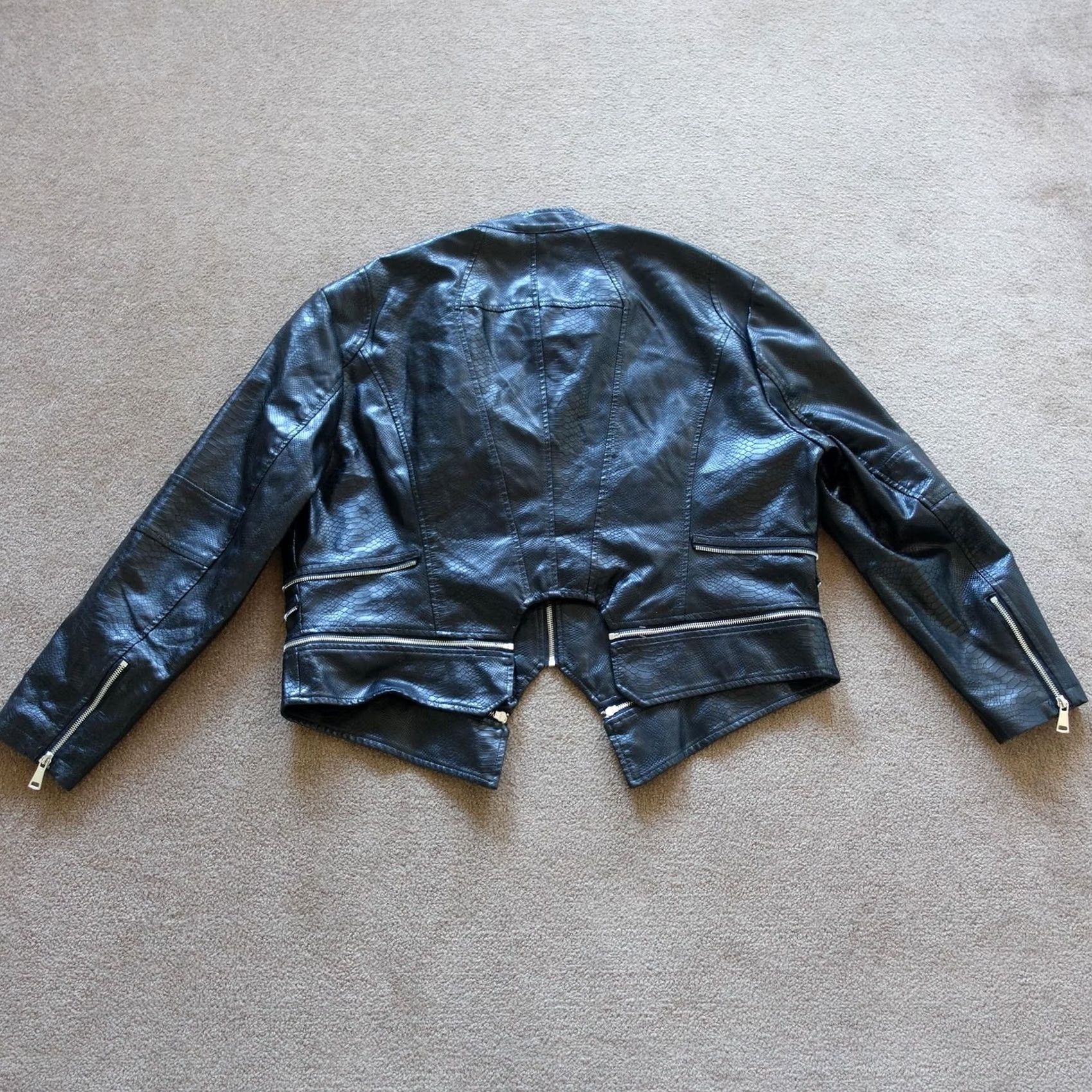 Azalea Wang Azalea Wang Womens Short Jacket Black Faux Leather Snake Print Moto Biker Orion X Size XXL / US 16-18 / IT 52-54 - 7 Thumbnail