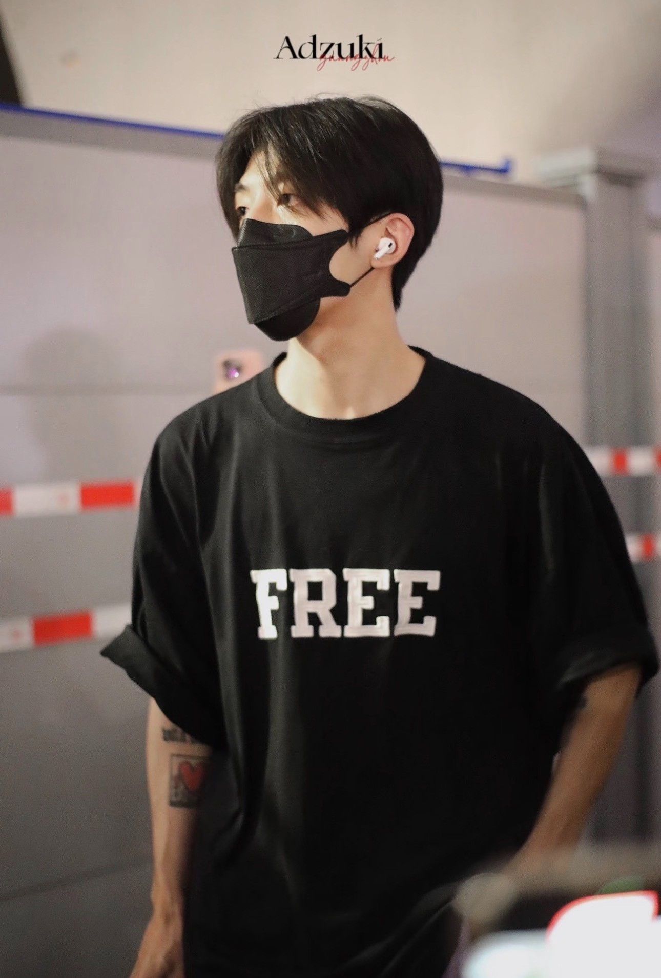 Balenciaga Balenciaga Free Patch Logo Short Sleeve Size US M / EU 48-50 / 2 - 7 Thumbnail