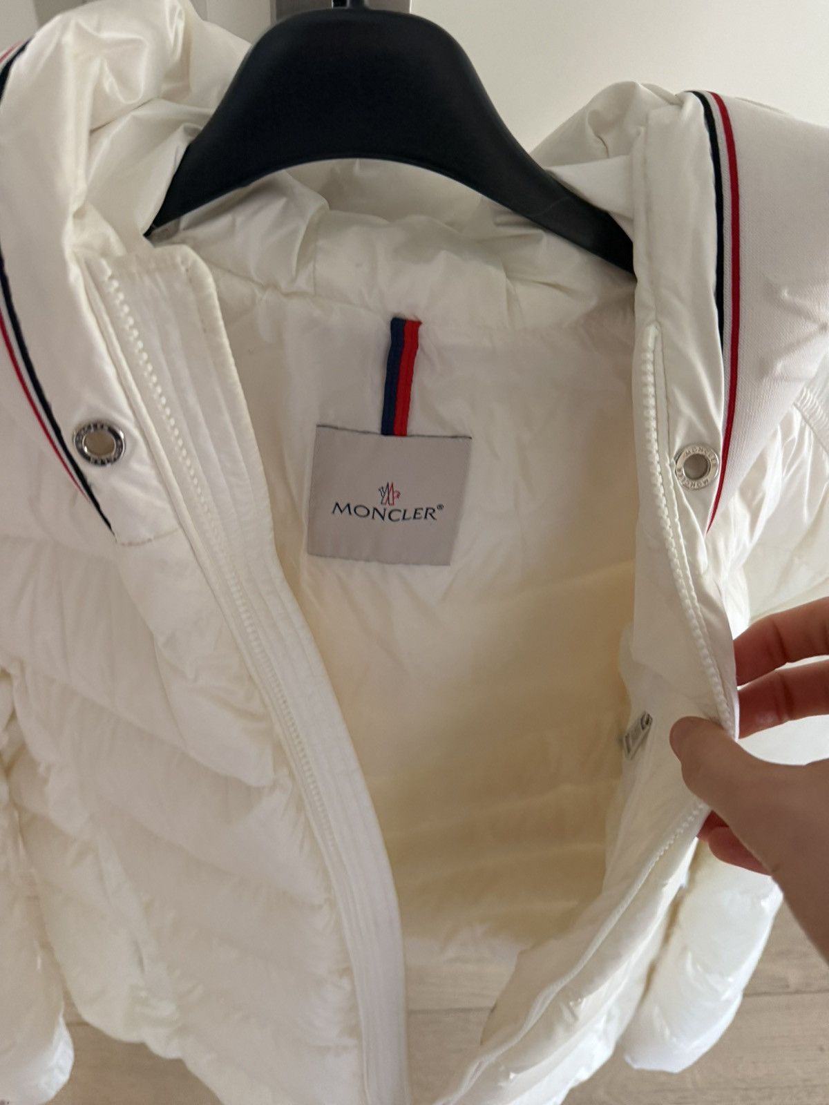 Moncler Moncler Maya “white” Size US L / EU 52-54 / 3 - 3 Thumbnail