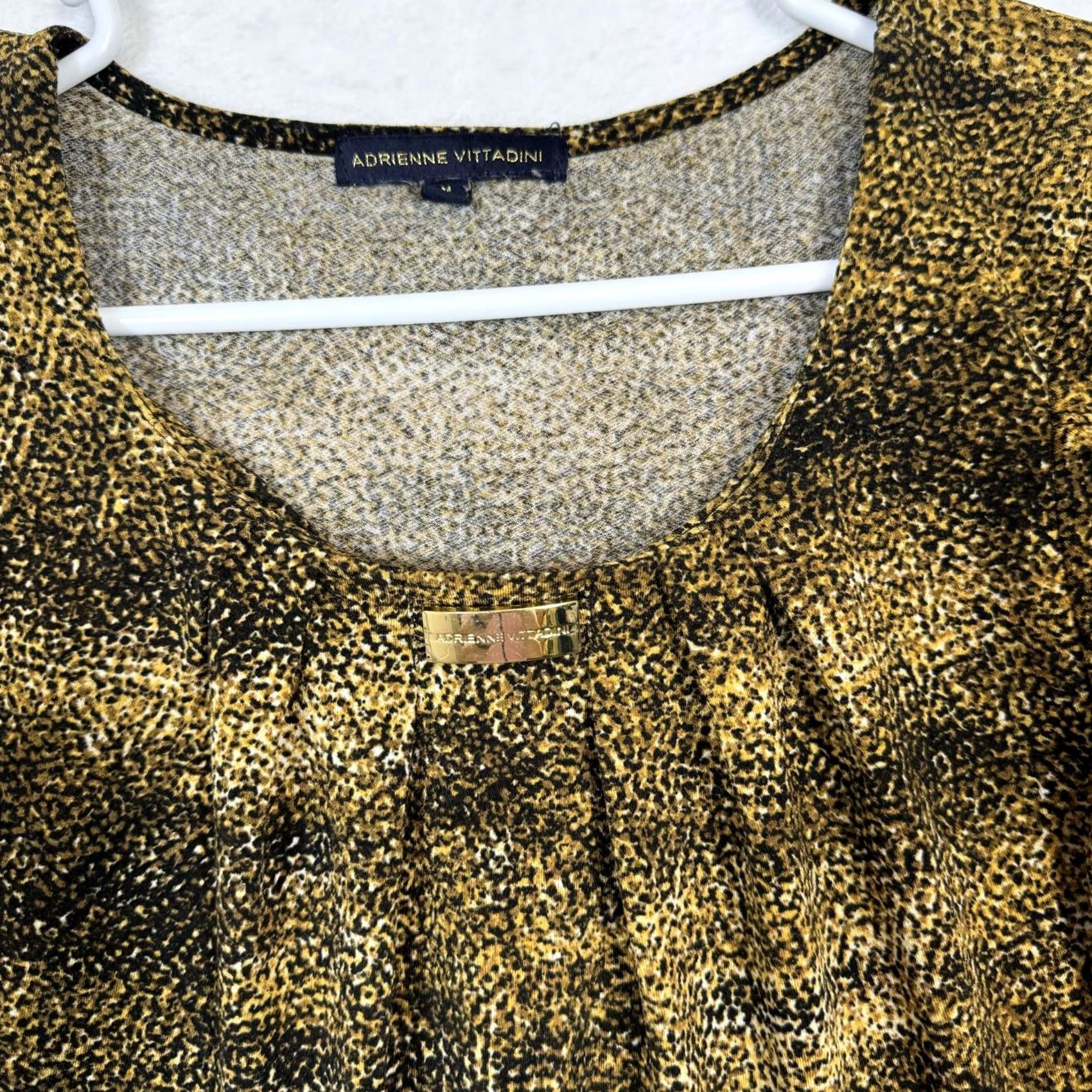 Vintage Adrienne Vittadini Blouse Women’s M Gold Black Round Neck Pullover Cap Sleeve Short Sleeve W 225 Size M / US 6-8 / IT 42-44 - 3 Thumbnail