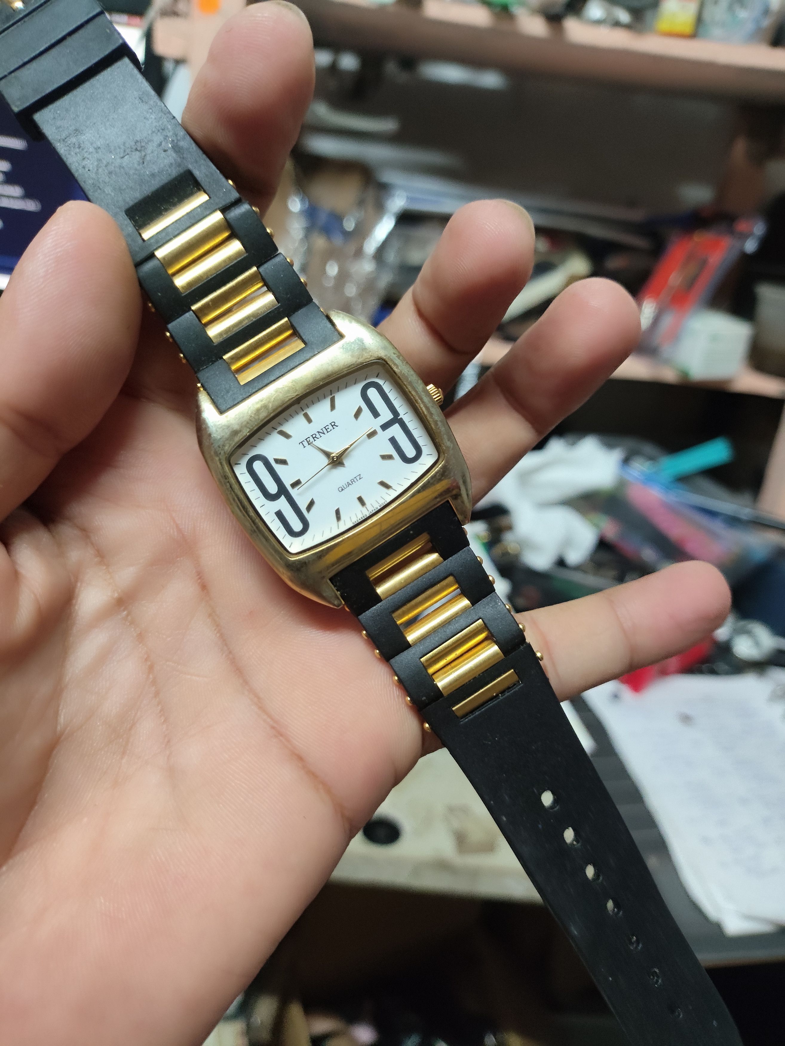 Vintage BIJOUX TERNER (NO.QA2486G) Vintage Japan Quartz Watch Size ONE SIZE - 4 Thumbnail