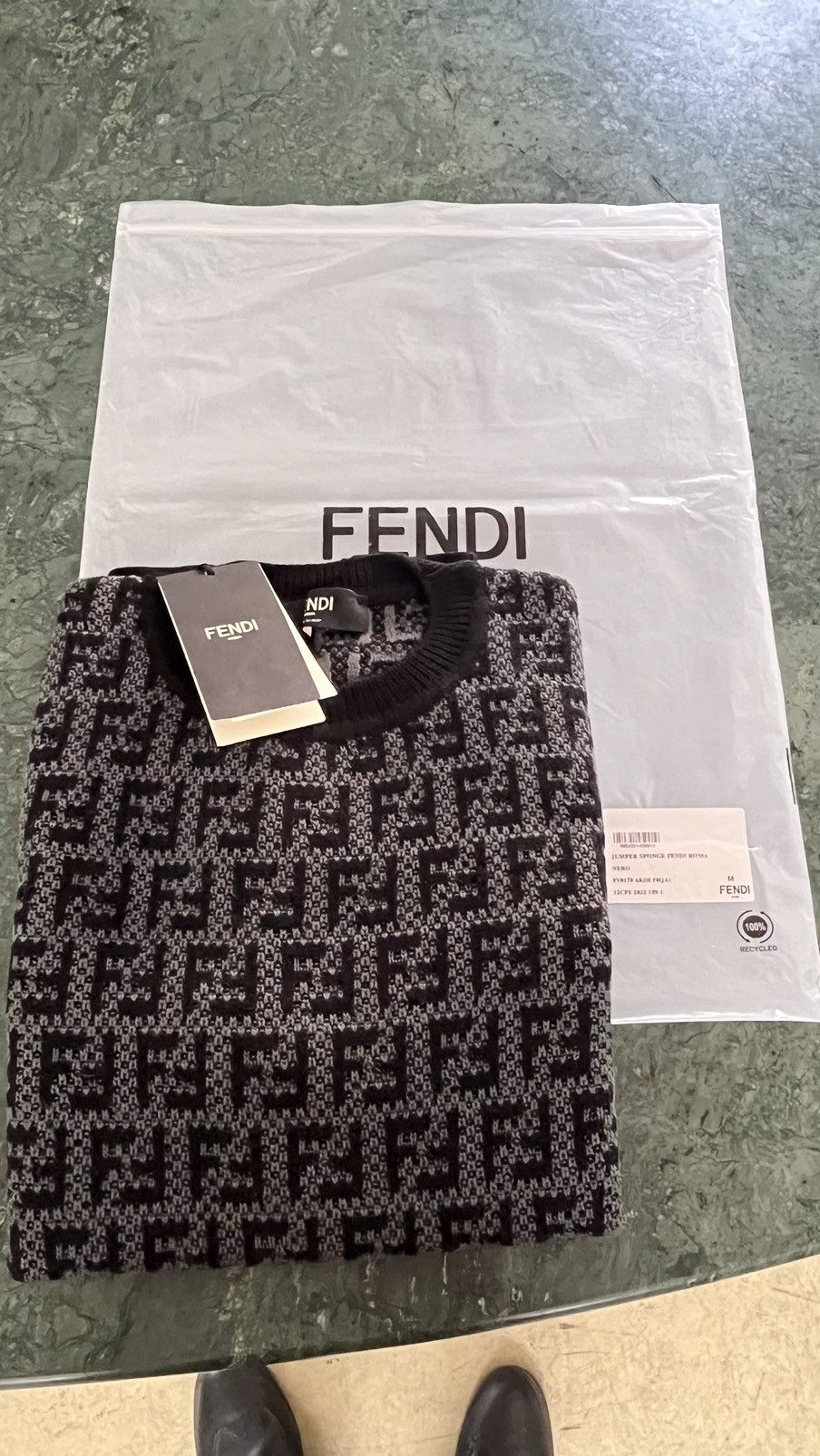 Fendi Fendi T-shirt jumper sweater tshirt FF logo NWT Size US S / EU 44-46 / 1 - 2 Thumbnail