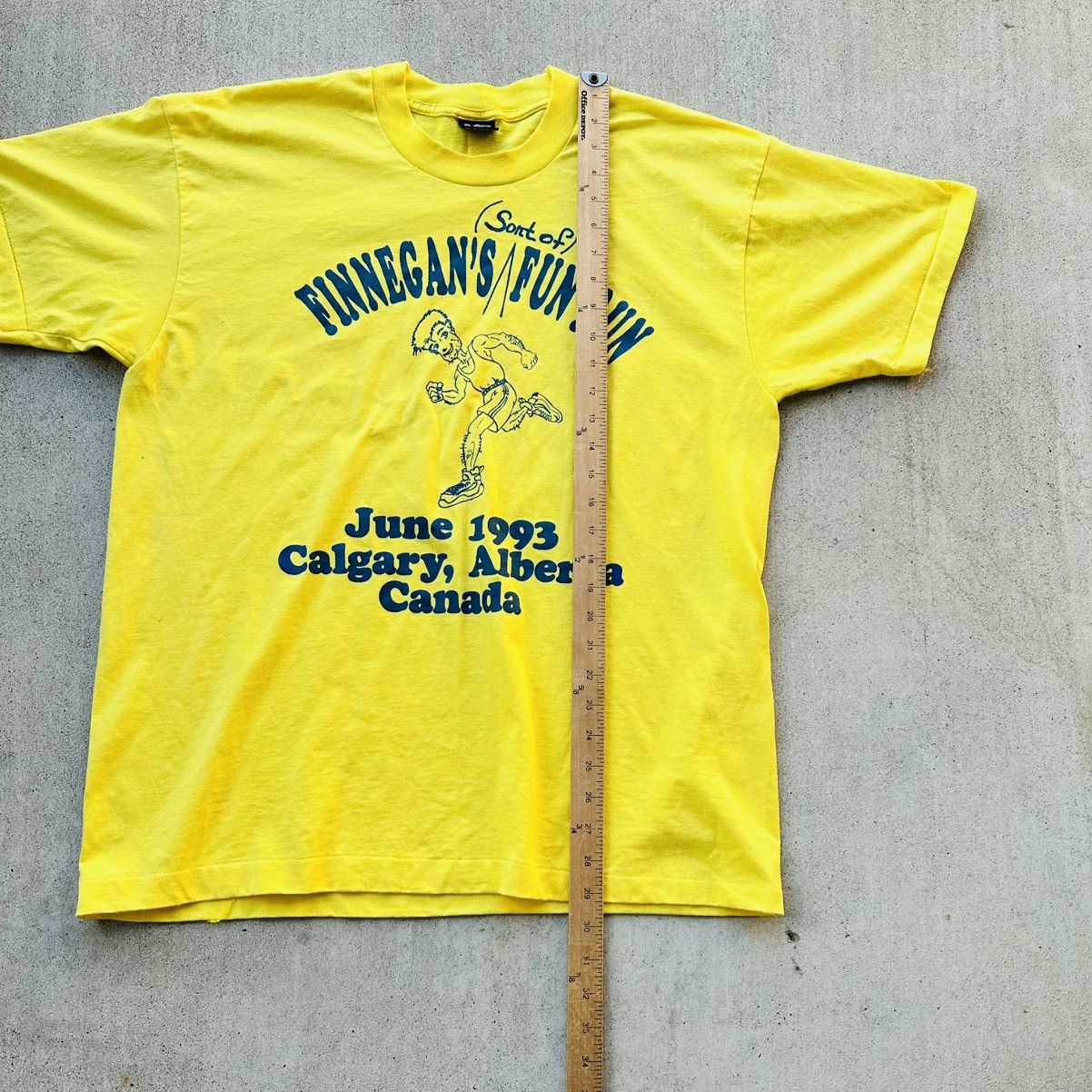 Fruit Of The Loom Vibtage Finnegan’s Fun Run T Shirt 90s Single Stitch Humor Size US XL / EU 56 / 4 - 6 Thumbnail
