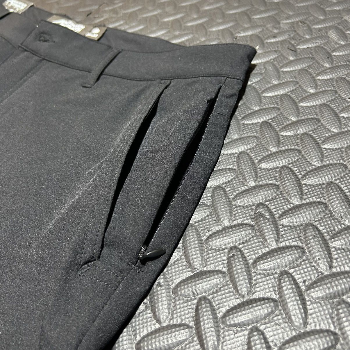 Mountain Khakis Mountain Khakis Pants Rangerock Black Mens 36 x 32 NEW Size US 36 / EU 52 - 4 Thumbnail