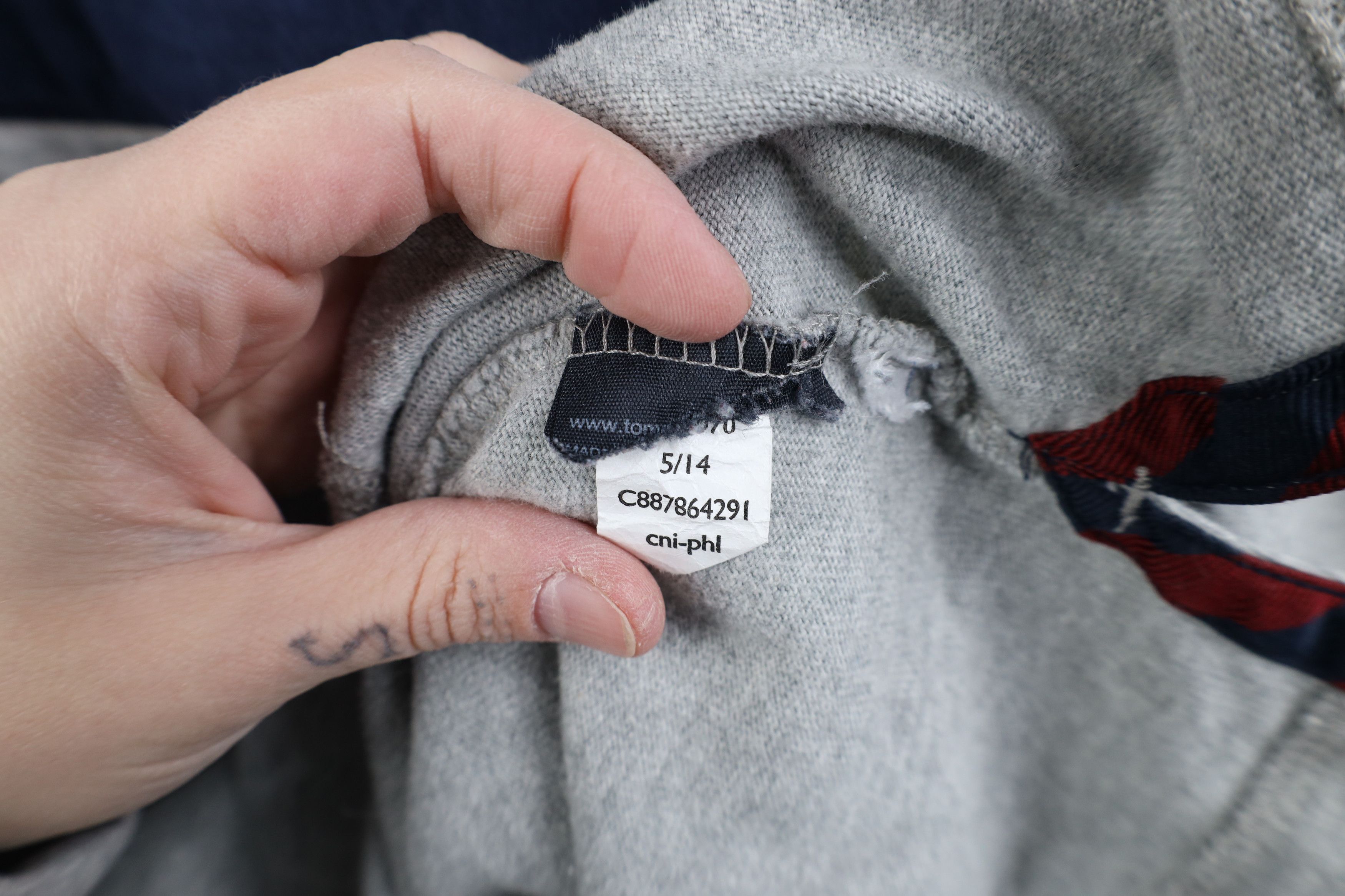 Tommy Hilfiger Vintage Tommy Hilfiger Heavyweight Hooded Long Sleeve Polo Size US XL / EU 56 / 4 - 11 Thumbnail