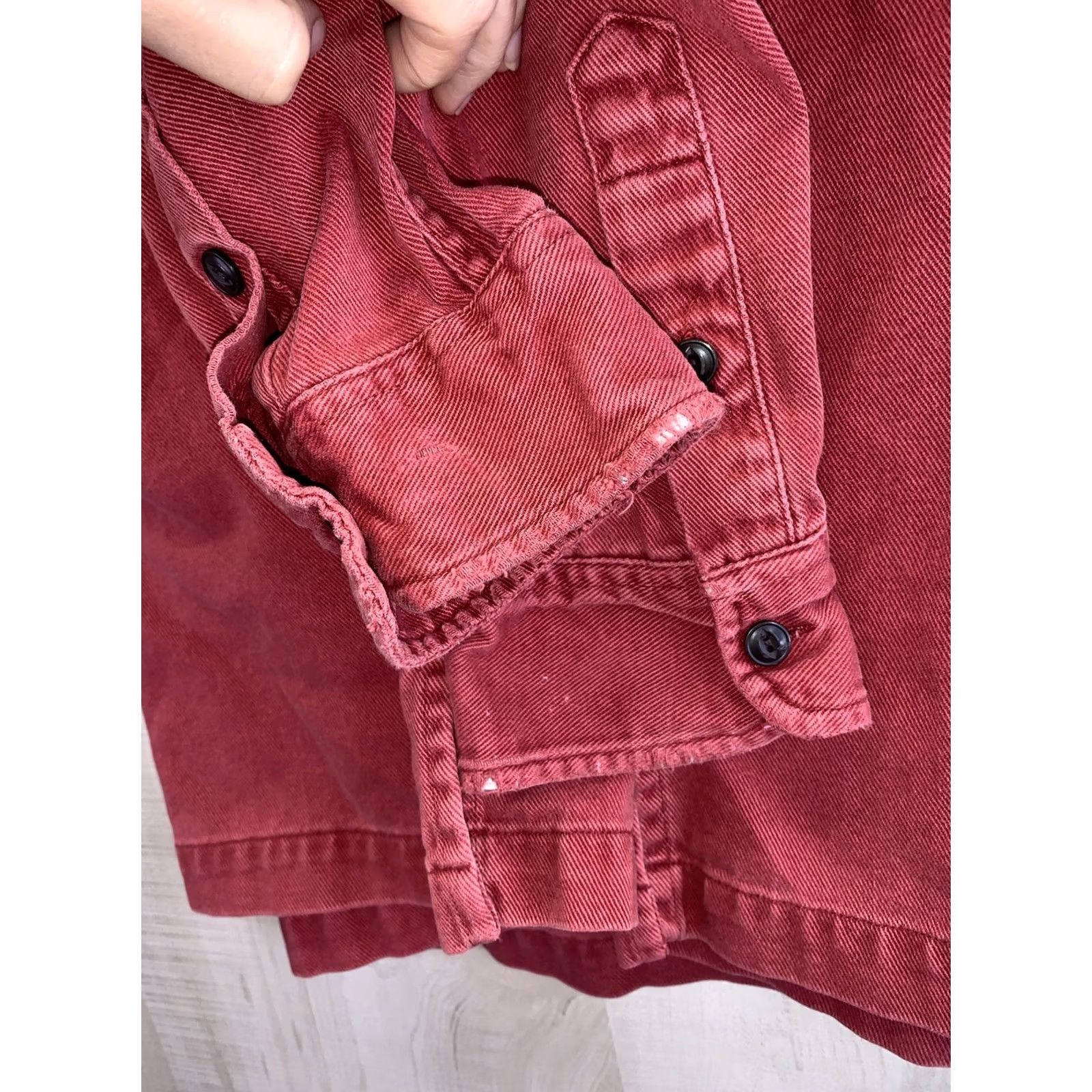 Vintage VINTAGE American Eagle Outfitters Wearhered Red Cotton Button Up Mens L 1980-90s Distressed Size US L / EU 52-54 / 3 - 7 Thumbnail
