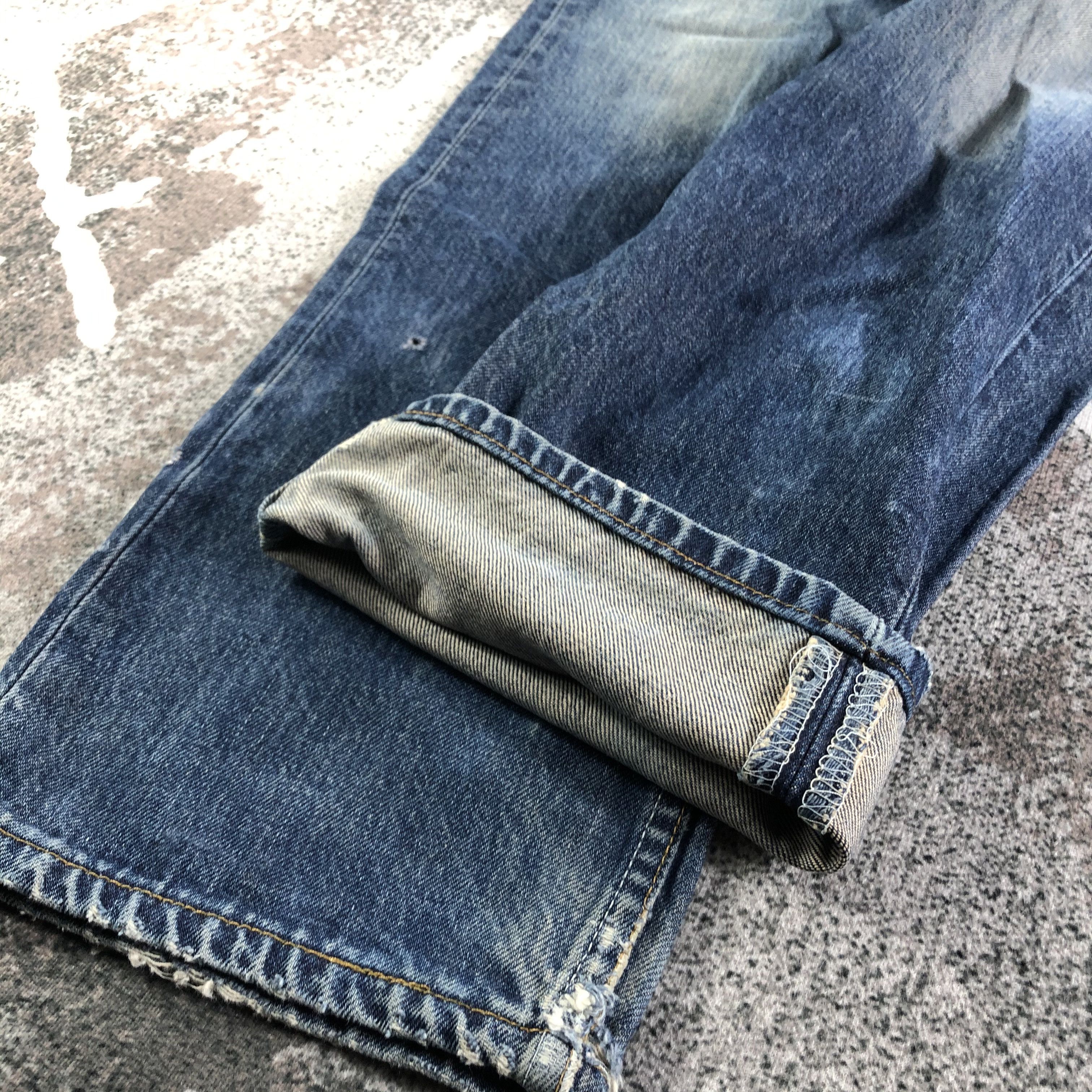 Levi's Vintage Levis 501 Jeans Faded Blue Denim KJ2502 Size US 30 / EU 46 - 7 Thumbnail
