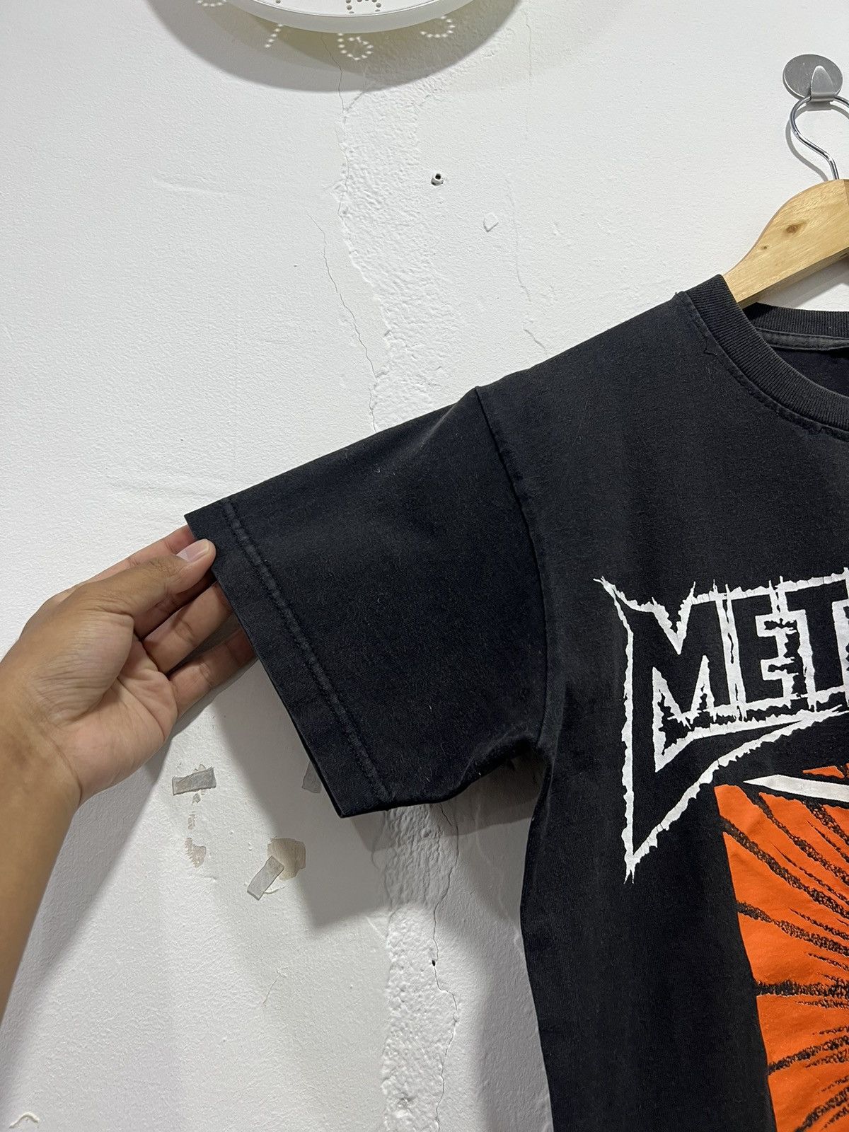 Band Tees × Vintage Vintage Metallica Band Crazy Backhit Boxy Tshirt Size US S / EU 44-46 / 1 - 4 Thumbnail