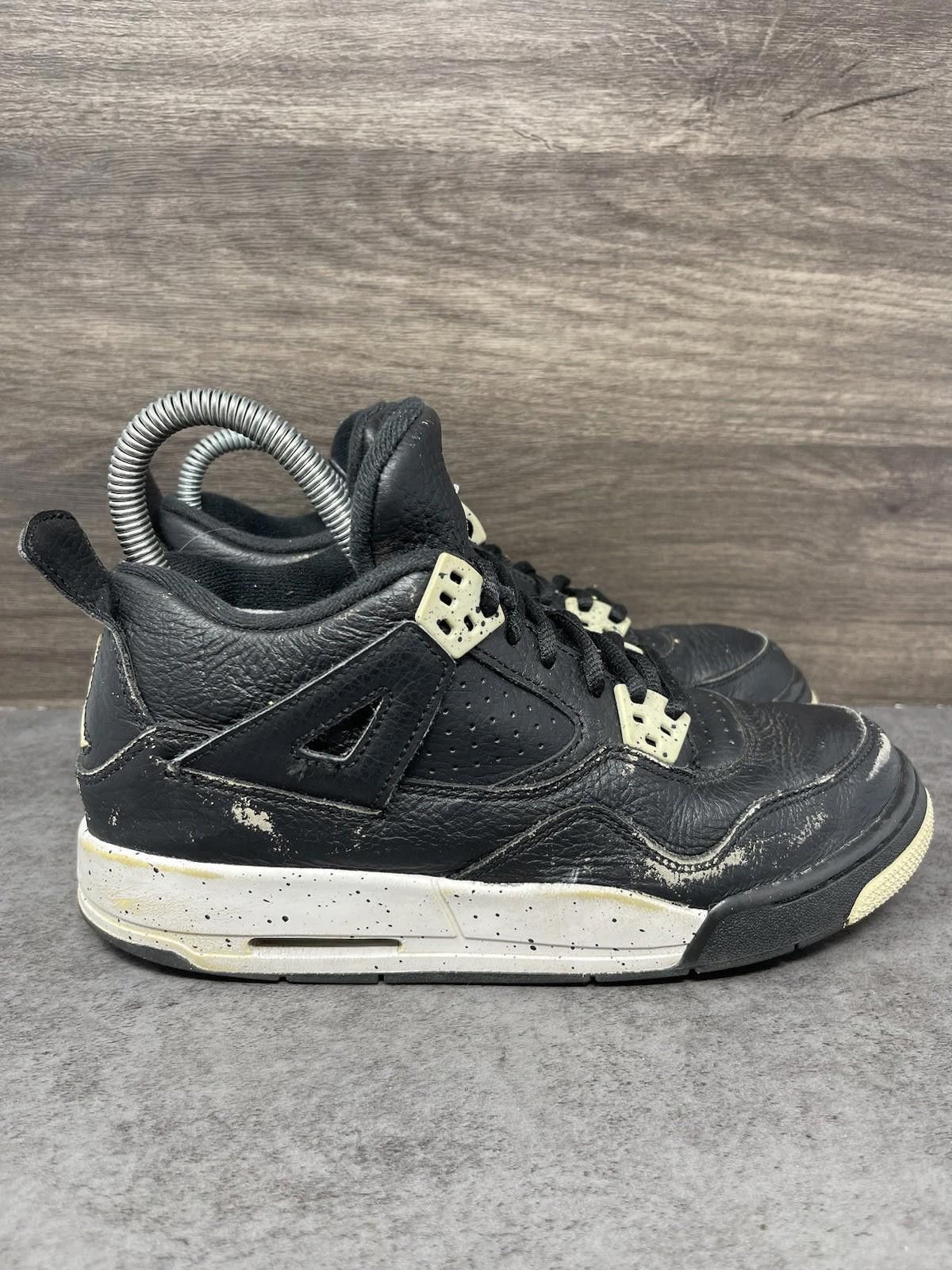 Jordan Brand Air Jordan 4 Oreo Kids Size 5.5 GS Black White Sneakers Size US 5.5 / EU 38 - 5 Thumbnail