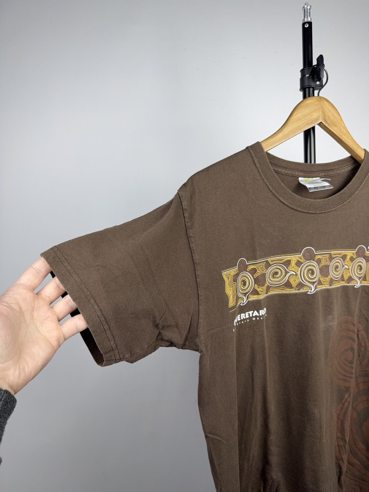 Vintage 00s Vntg Querétaro Mexico Spiral Art Graphic Brown T-Shirt Size US M / EU 48-50 / 2 - 2 Thumbnail