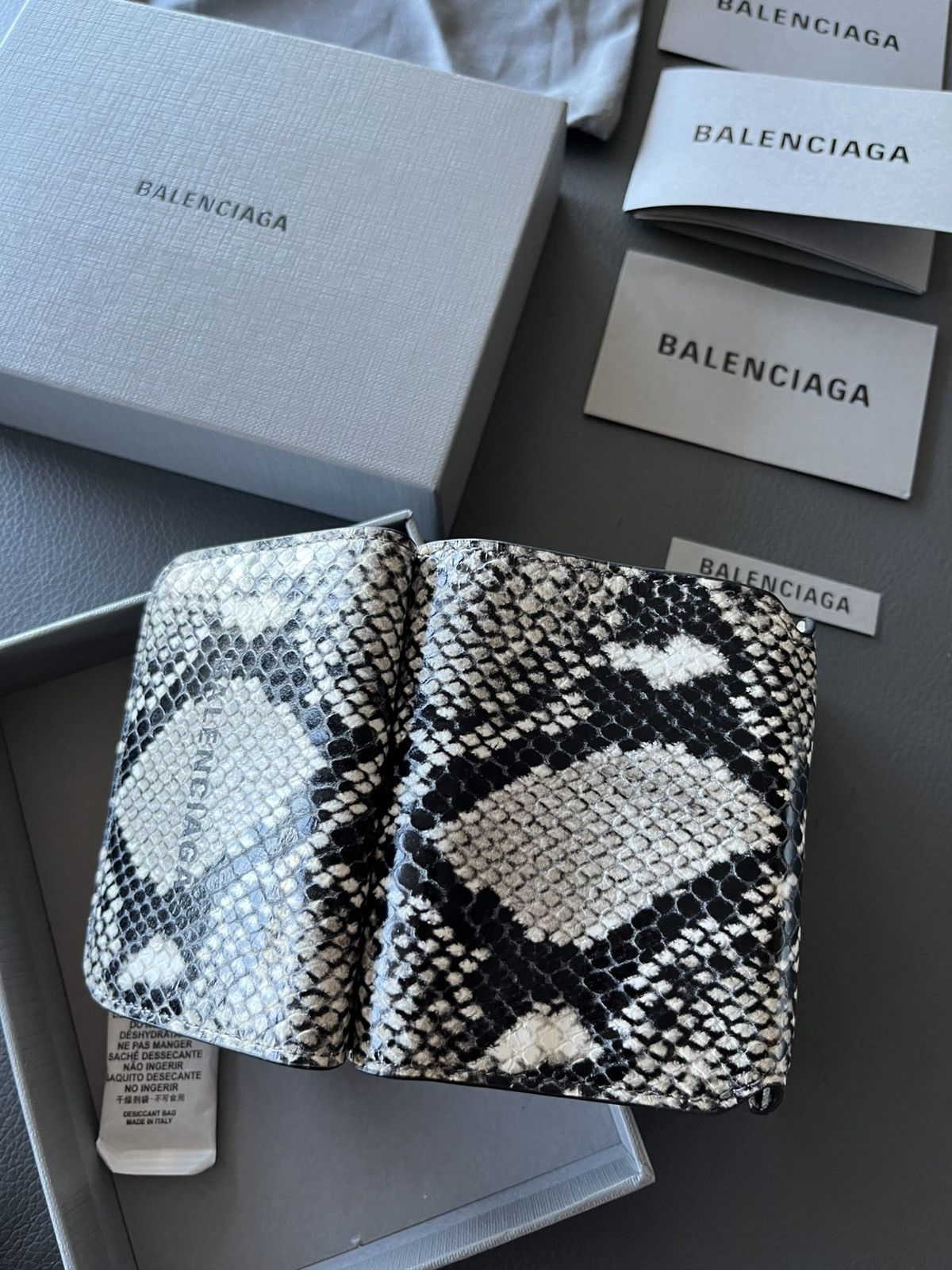 Balenciaga Balenciaga Python Print Tri-Fold Wallet Limited Edition Size ONE SIZE - 5 Thumbnail