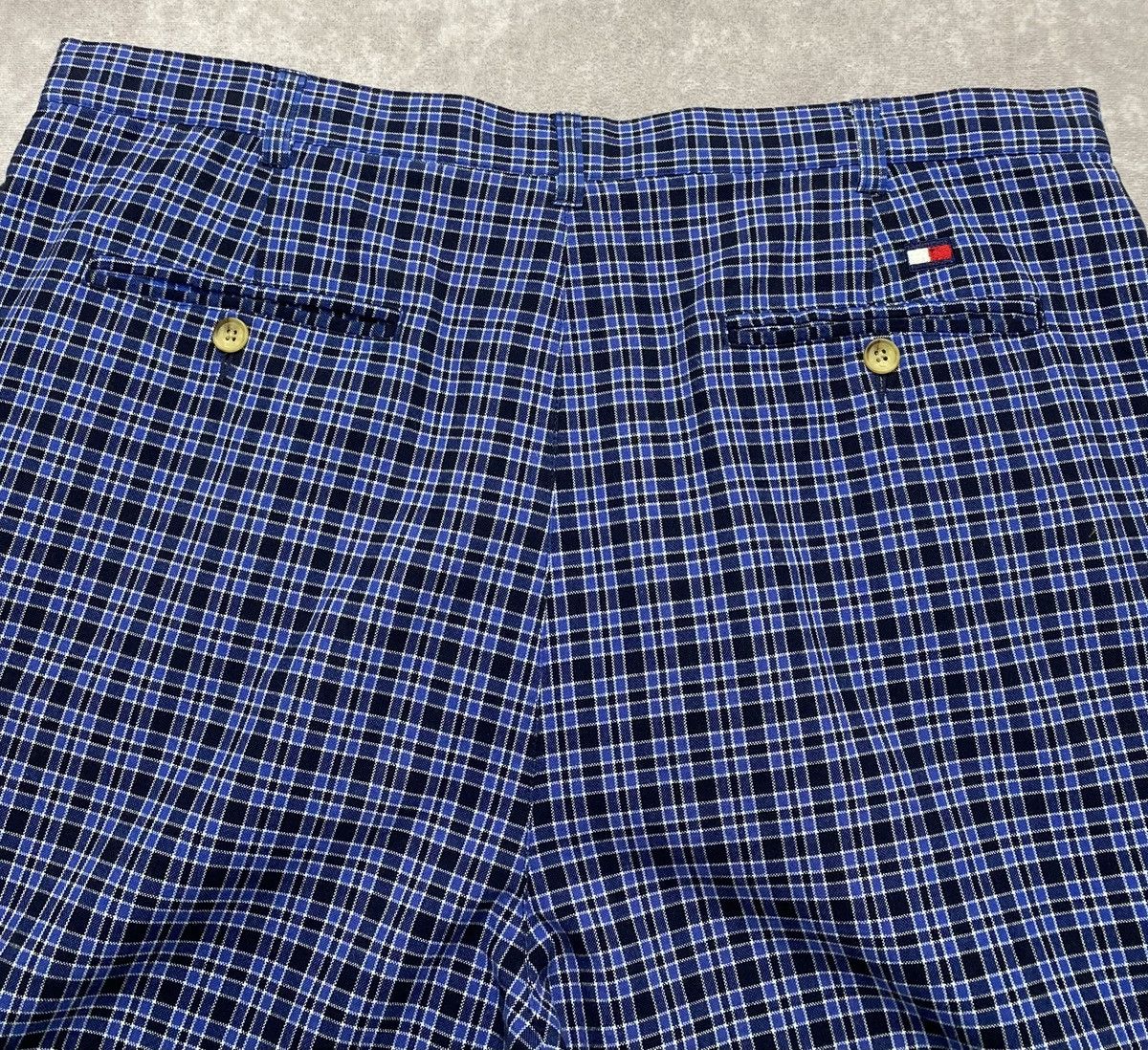 Tommy Hilfiger 90’s Vintage Tommy Hilfiger Checkered Pleated Shorts Size US 38 / EU 54 - 2 Thumbnail