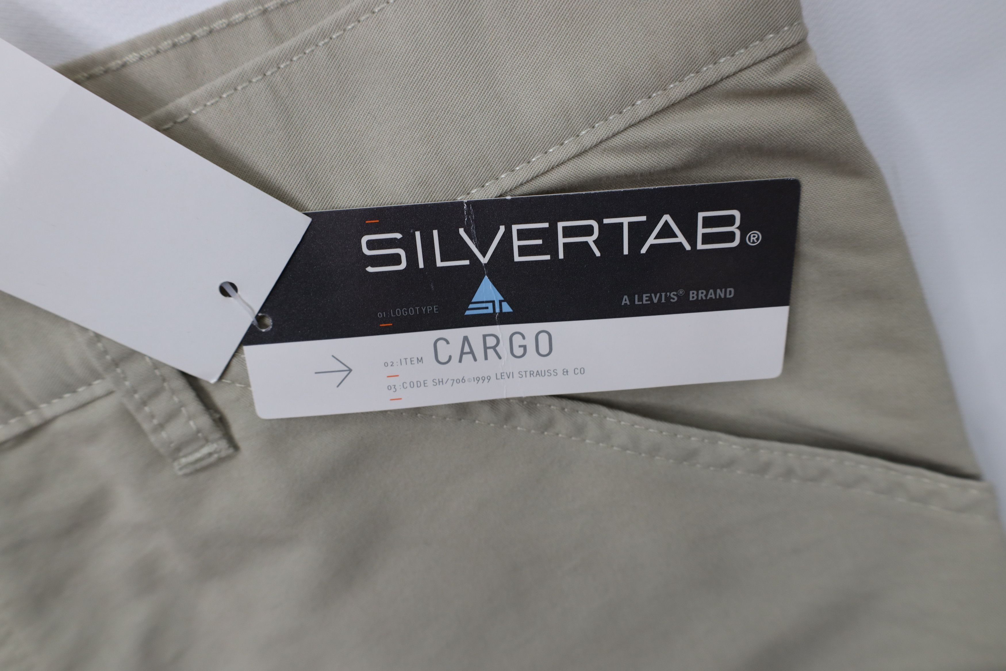 Levi's Deadstock Vintage 90s Levis SilverTab Pocket Cargo Shorts Size US 34 / EU 50 - 7 Thumbnail