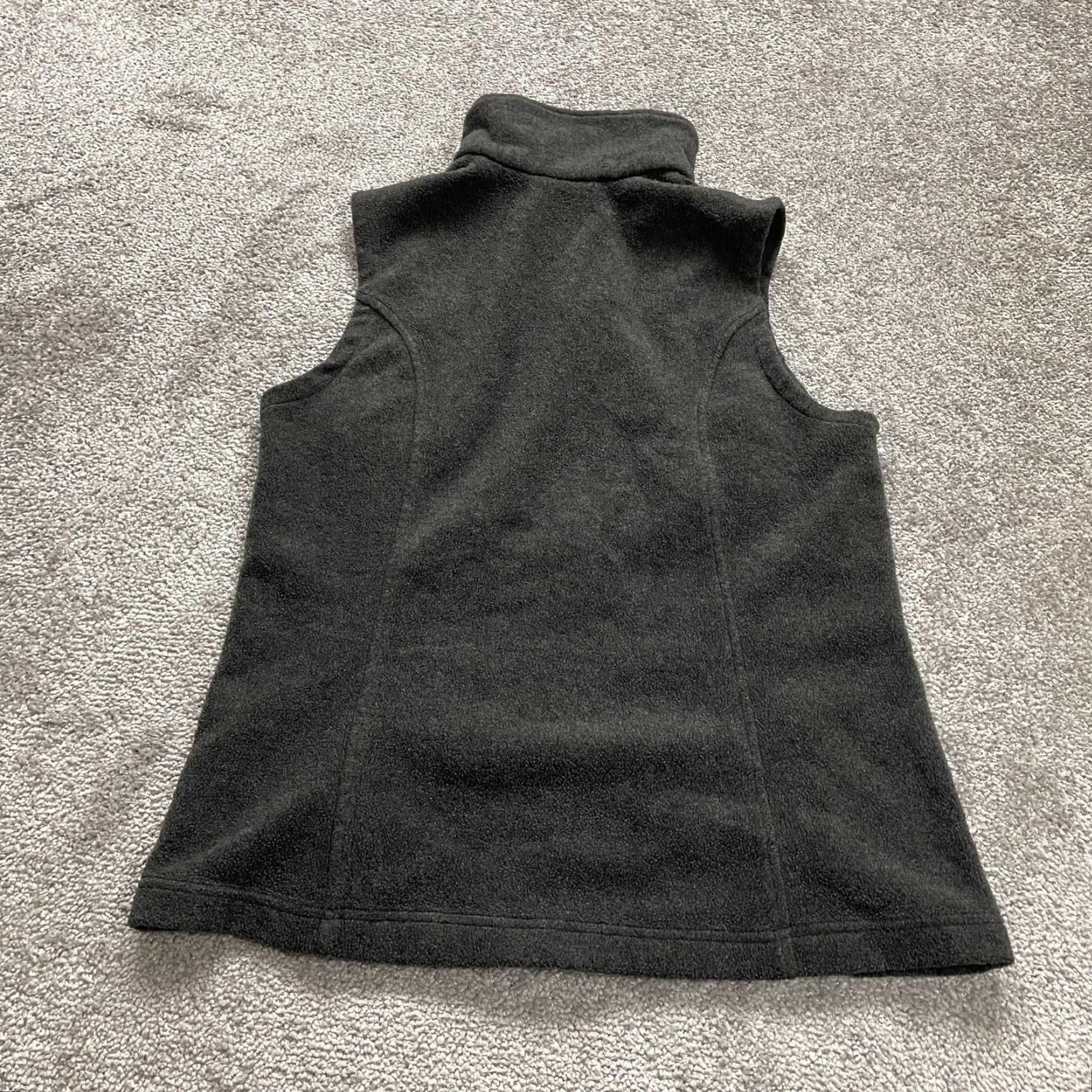 Vintage Columbia Vest Womens Small Gray Full Zip Pockets Fleece Benton Springs Outdoor Jacket/Coat Slim Mid-Length Casual, Travel Womens Size S / US 4 / IT 40 - 2 Thumbnail