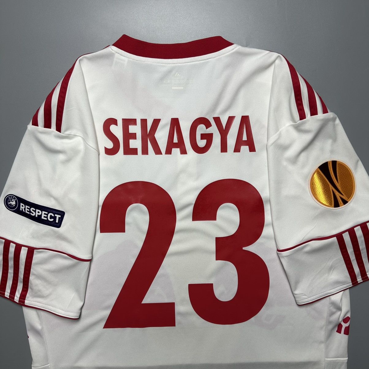 Vintage RED BULL SALZBURG ADIDAS 2011/2012 SOCCER JERSEY #23 SEKAGYA Size US L / EU 52-54 / 3 - 11 Thumbnail