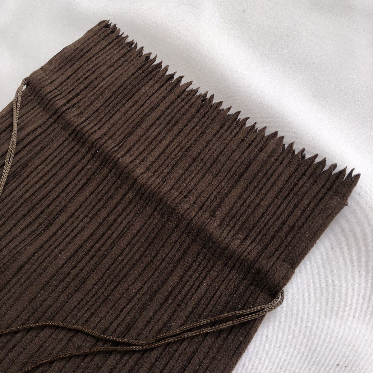 Pleats Please Issey Miyake Pleats Please Issey Miyaki Velvet Pouch Bag Size ONE SIZE - 7 Thumbnail