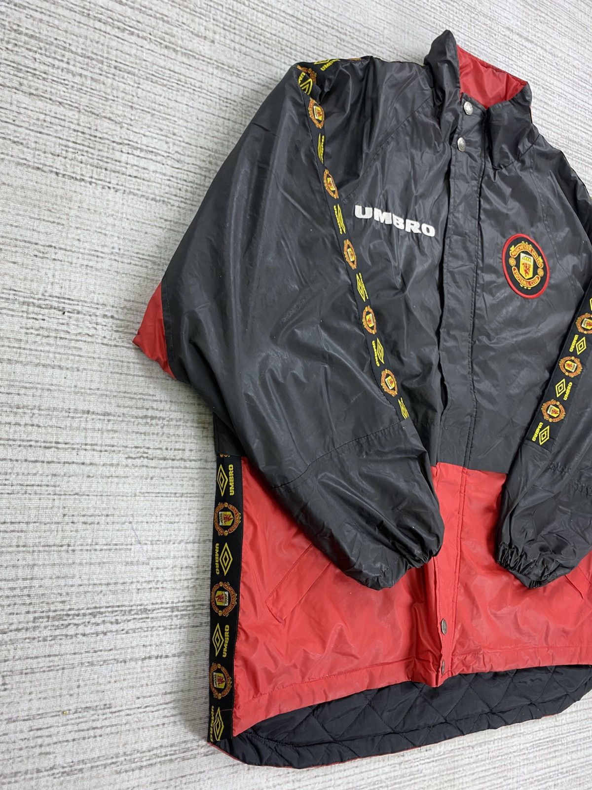 Umbro Vintage 90s Manchester United X Umbro Side Tape Jacket Size US XL / EU 56 / 4 - 3 Thumbnail