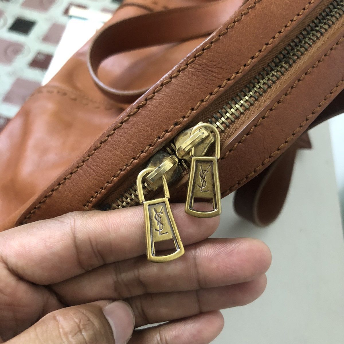 Yves Saint Laurent Yves Saint Laurent Paris Handbag Size ONE SIZE - 4 Thumbnail