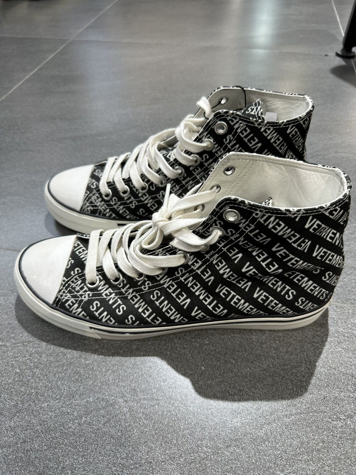 Vetements Vetements All Over High Top Sneaker Black Size US 7 / EU 40 - 2 Thumbnail