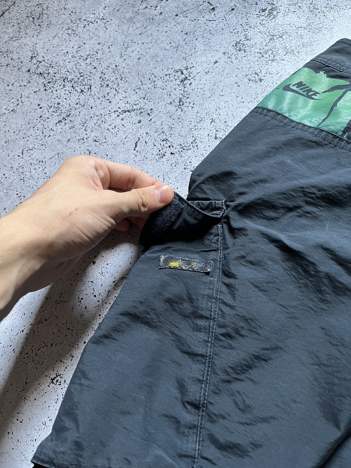 Nike × Vintage Vintage Nike Nylon Cargo Shorts Big Logo Y2K USA Drill Size US 33 - 9 Thumbnail