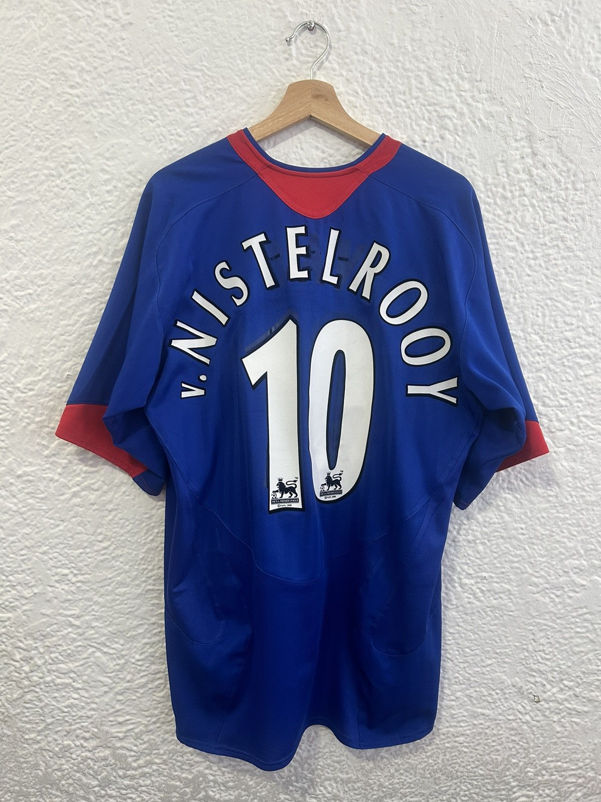 image of 2005-06 Ruud Van Nistelrooy Manchester United Nike Home Kit in Blue, Men's (Size XL)