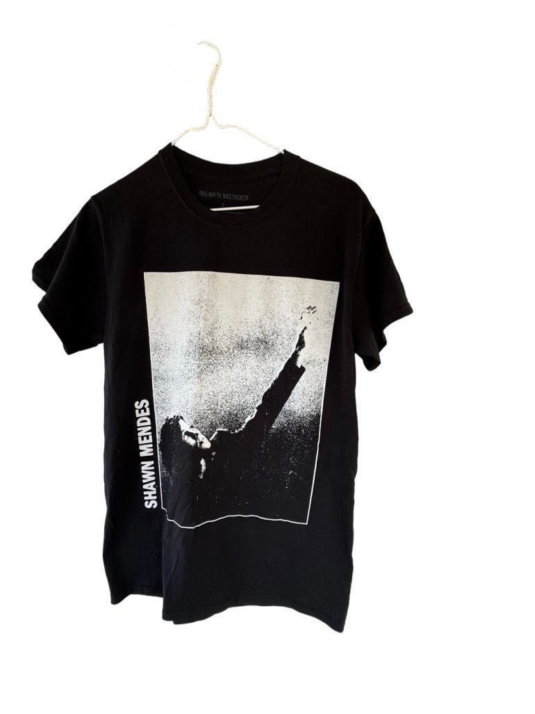 Gildan Shawn Mendes Graphic Concert Tee Size S Unisex Size US S / EU 44-46 / 1 - 1 Thumbnail