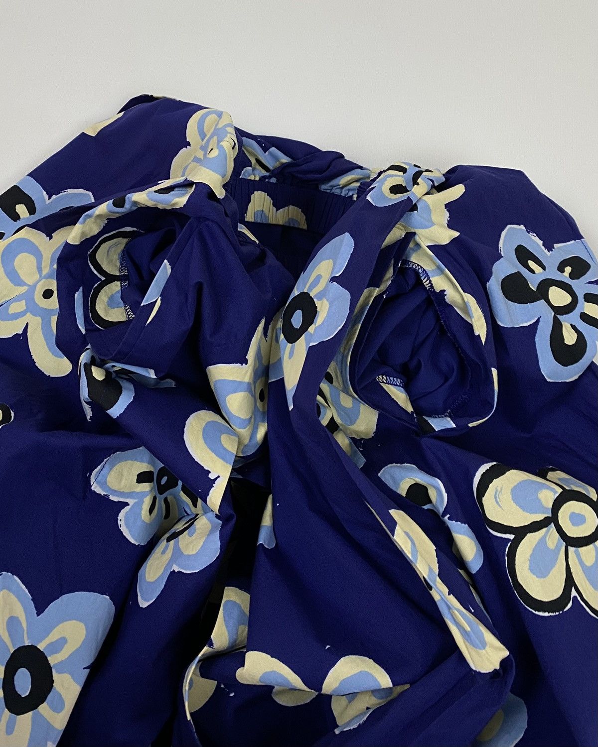 Marni × Uniqlo Marni Uniqlo Balloon Shape Flower Print Skirt Blue Size 27" / US 4 / IT 40 - 9 Thumbnail