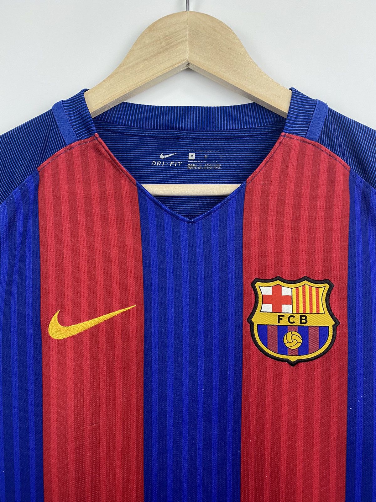 Nike F. C. Barcelona 2016 Nike Soccer Jersey t-shirt Size US M / EU 48-50 / 2 - 4 Thumbnail