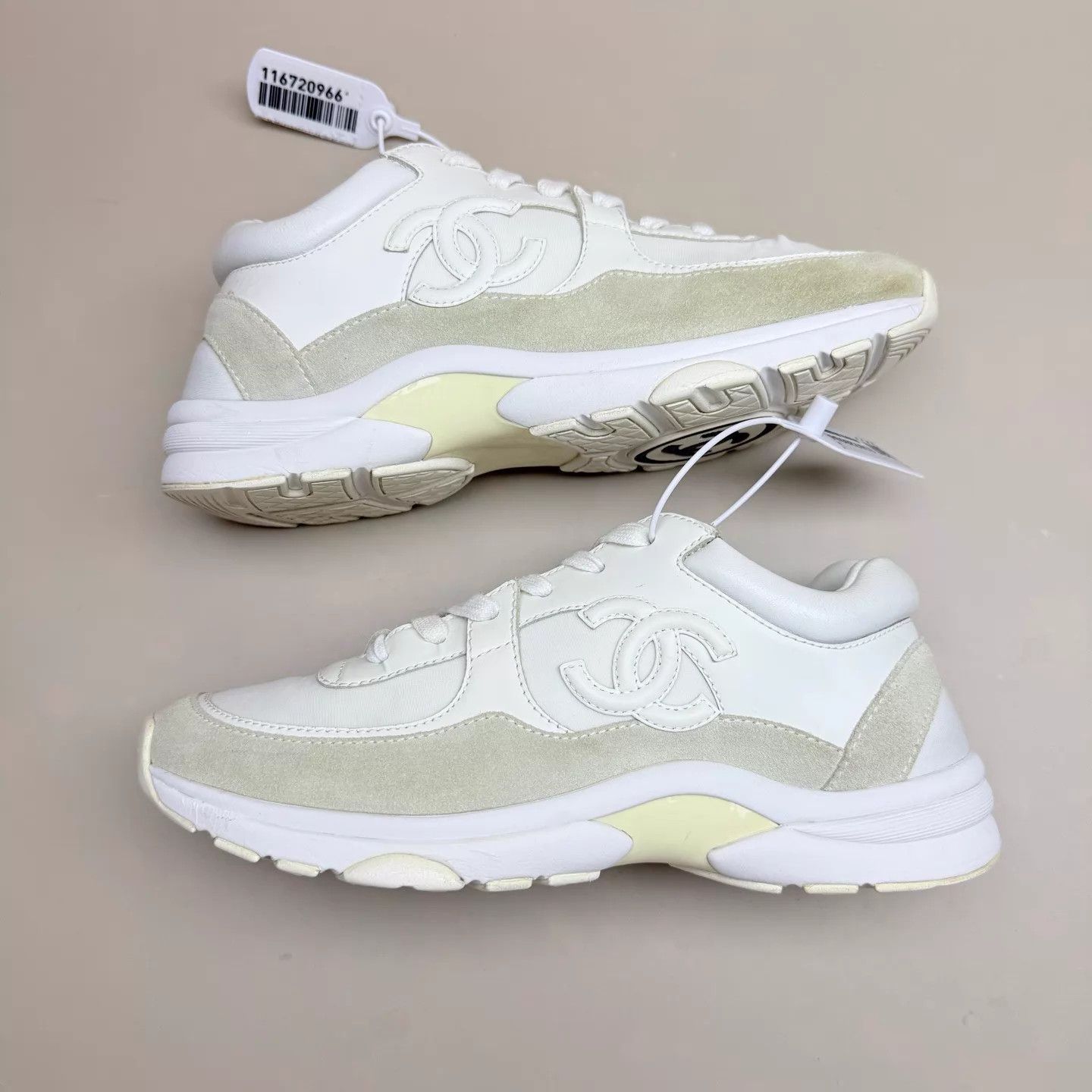Chanel CHANEL CC Cream Suede Casual Shoes 39 EU 95 New Size US 8.5 / IT 38.5 - 5 Thumbnail