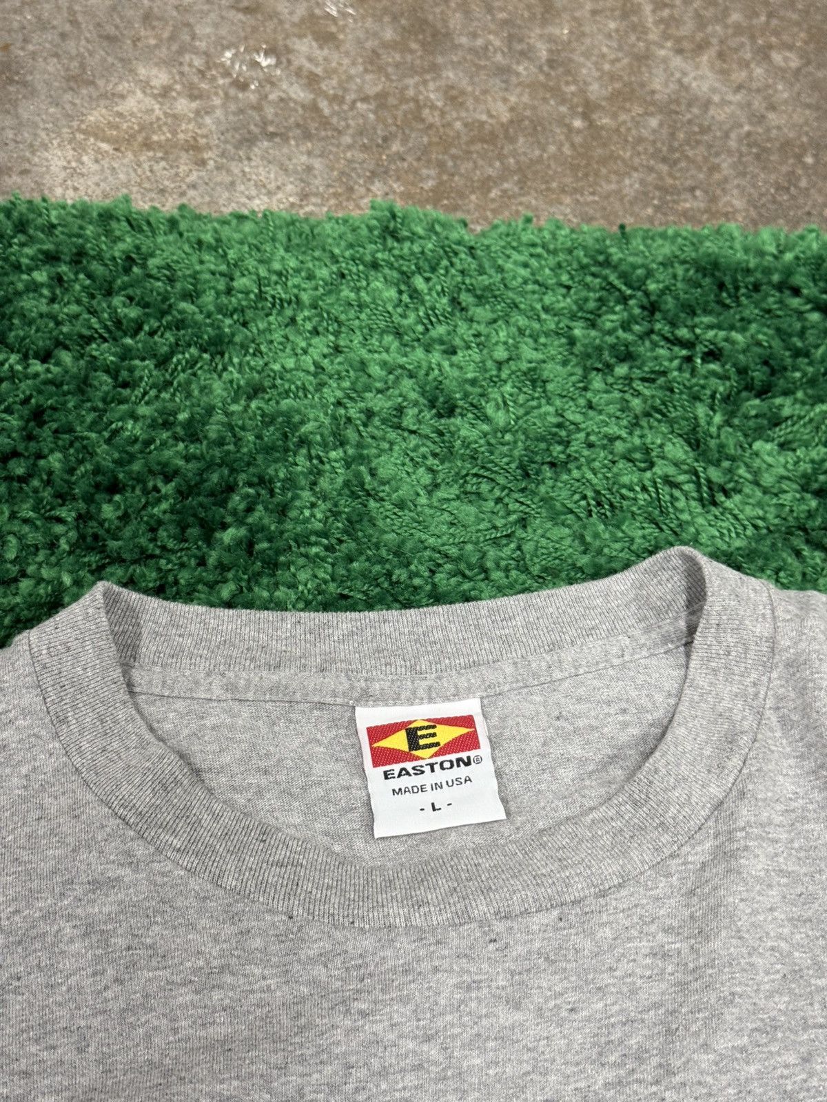 Vintage Vintage Easton Softball Logo Tee Grey Large 90s Size US L / EU 52-54 / 3 - 5 Thumbnail