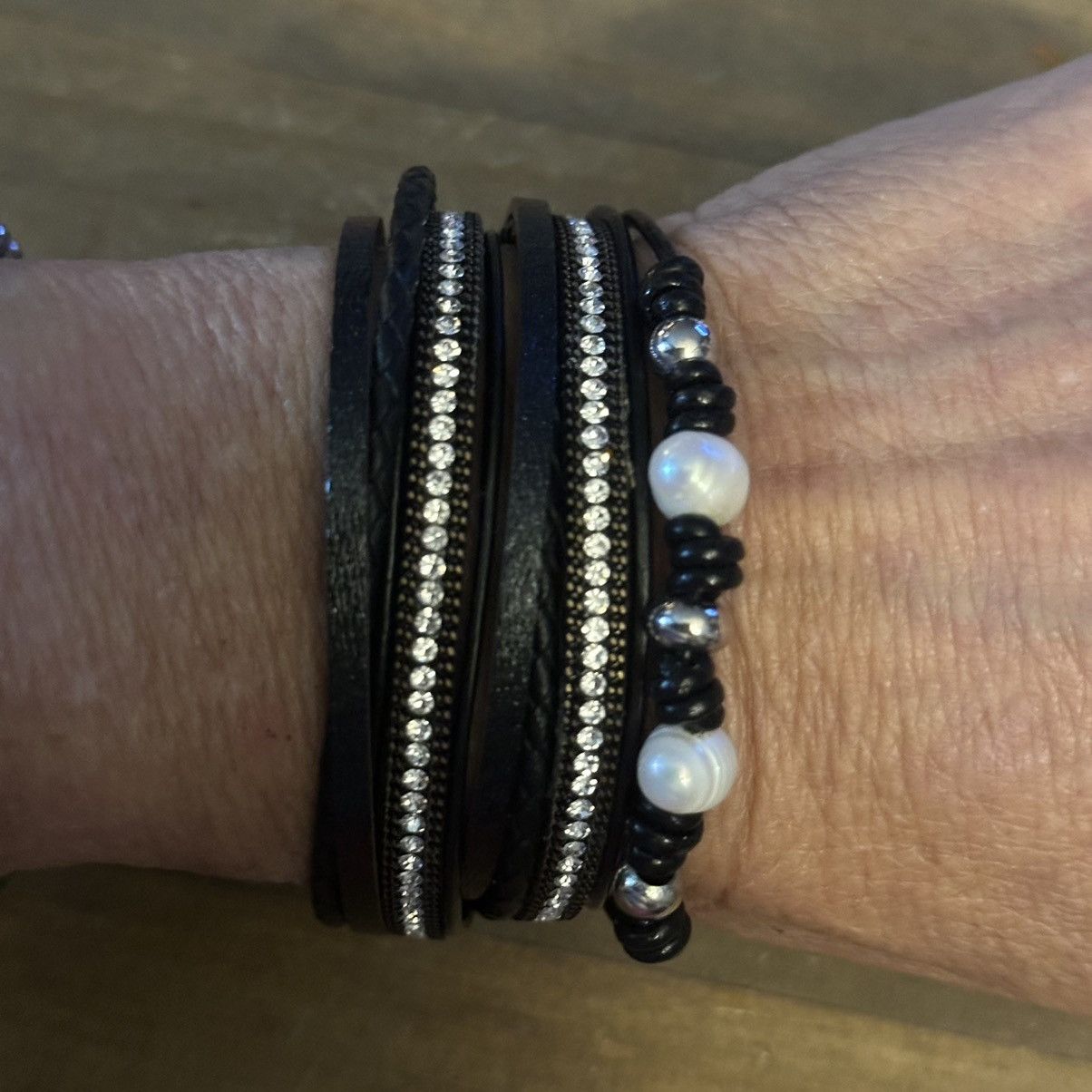 Other Multi strand layered pearl and rhinestone leather bracelet Size ONE SIZE - 6 Thumbnail