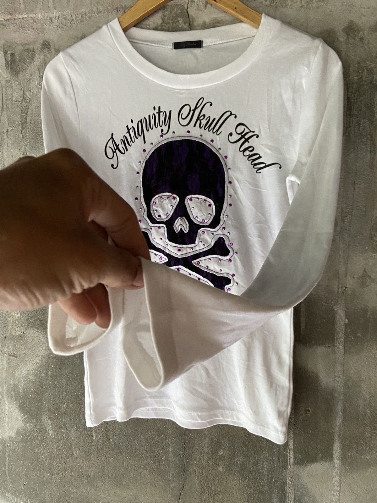 If Six Was Nine ANTIQUITY SKULL HEAD LONG SLEEVE Size US S / EU 44-46 / 1 - 2 Thumbnail