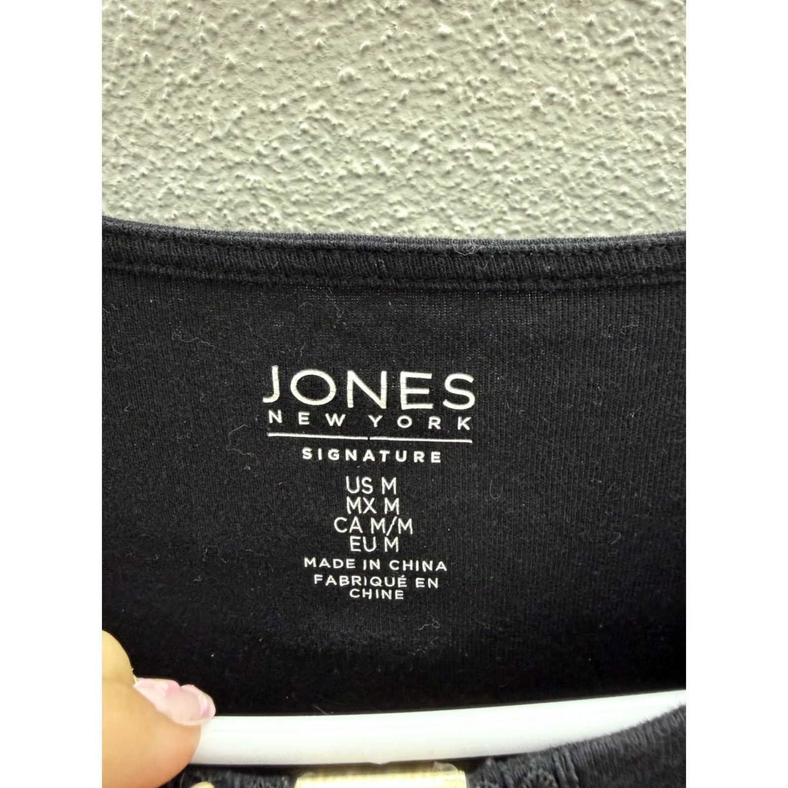 Jones New York Jones New York Signature Shirt Womens Size Medium Black 3/4 Sleeve V-Neck Size M / US 6-8 / IT 42-44 - 4 Thumbnail