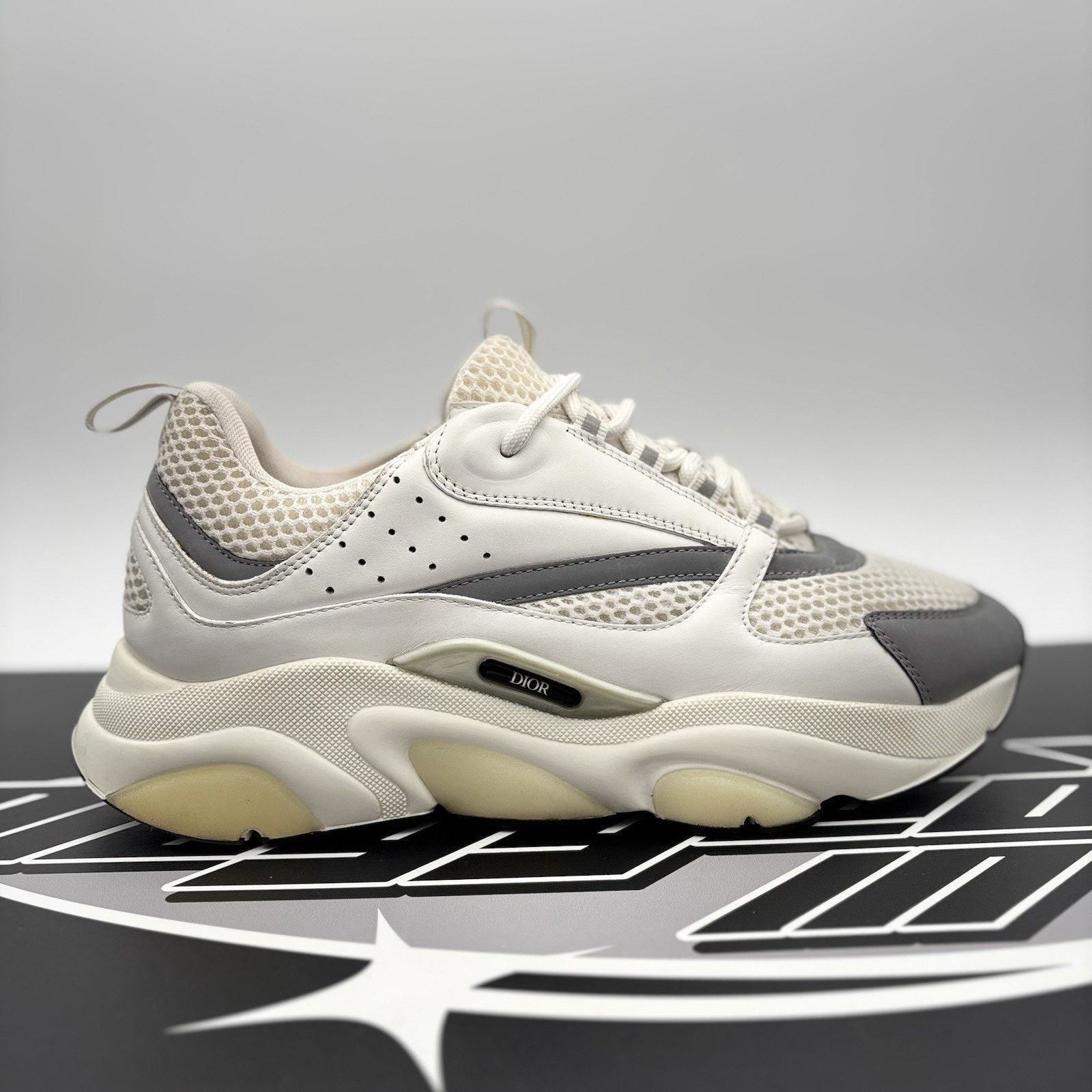 Dior Dior B22 Sneaker ' White Reflective ' | SUPER CLEAN! Size US 11 / EU 44 - 2 Thumbnail