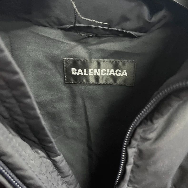 Balenciaga Balenciaga latest black and white football print logo long Size US M / EU 48-50 / 2 - 3 Thumbnail