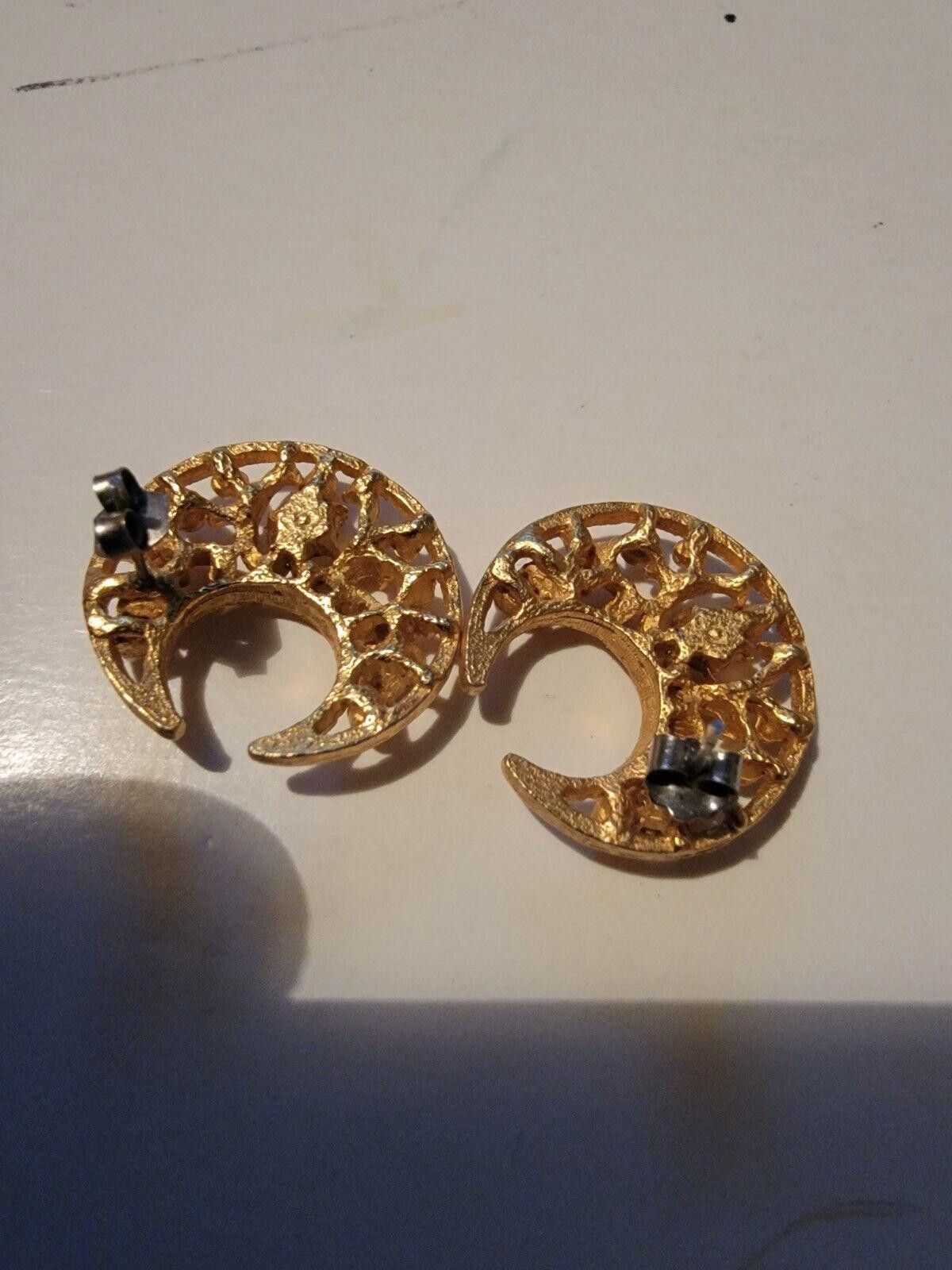 The Unbranded Brand Vintage Earrings Crescent Gold Tone Rhinestone Stud Size ONE SIZE - 4 Thumbnail