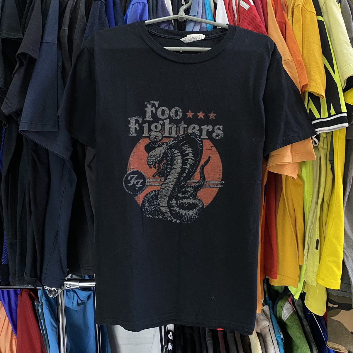 Band Tees Vintage Foo Fighters Big Snake logo 90’s rock band tee Size US M / EU 48-50 / 2 - 1 Thumbnail