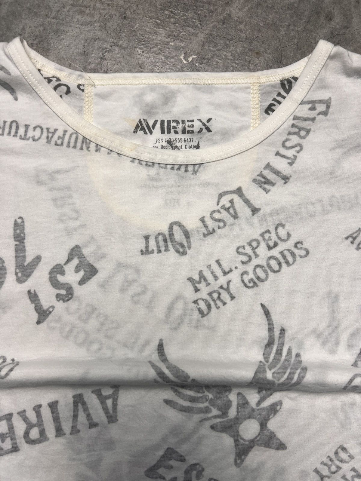 Vintage Vintage Avirex all-over print t-shirt Size US L / EU 52-54 / 3 - 7 Thumbnail