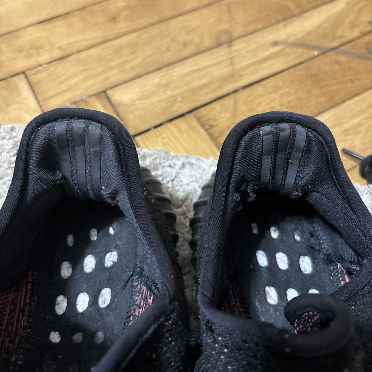 Yeezy Adidas YEEZY Boost 350 V2 Core Black Red Stripe US10 Size US 10 / EU 43 - 8 Thumbnail