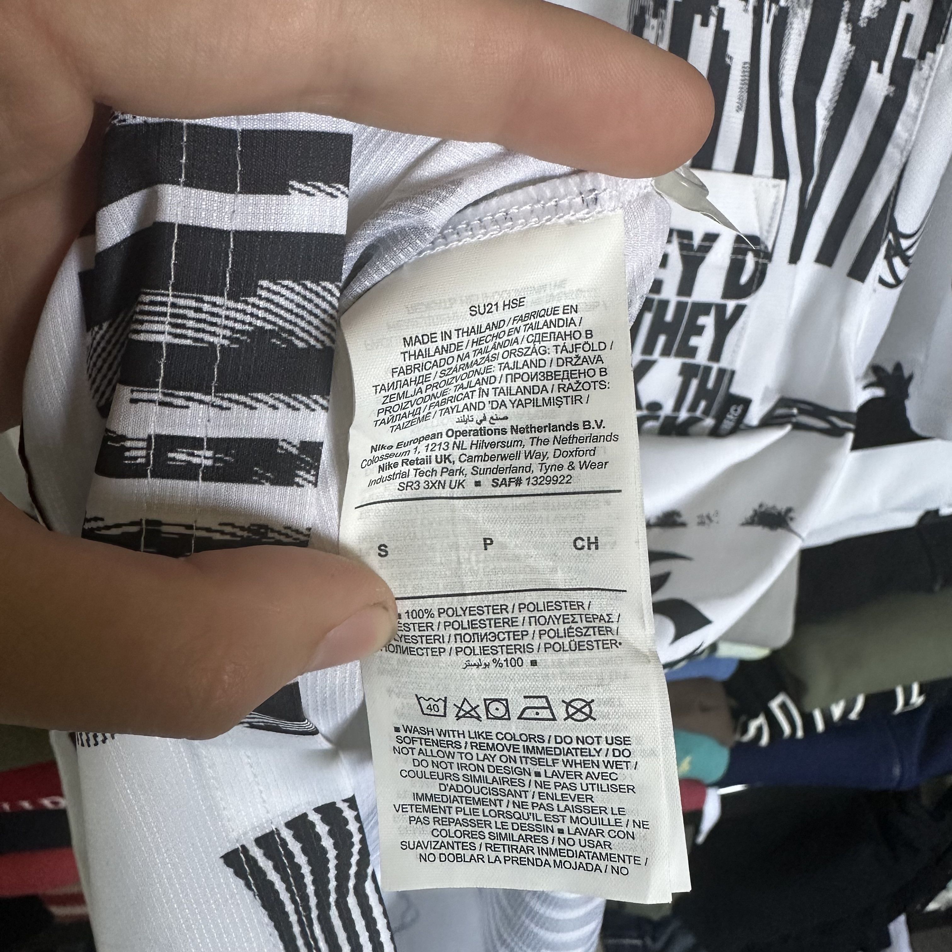 Nike Nike Avant Garde Light Nylon Big Logo Swoosh shirt Size US S / EU 44-46 / 1 - 4 Thumbnail
