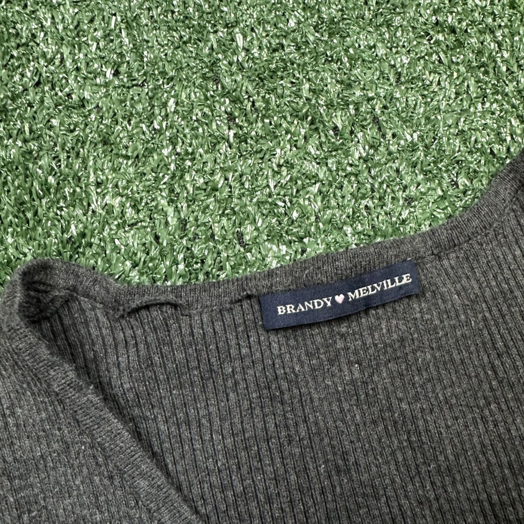Brandy Melville Brandy Melville Women's Gray Cropped Long Sleeve Casual Shirt Size M Size M / US 6-8 / IT 42-44 - 7 Thumbnail