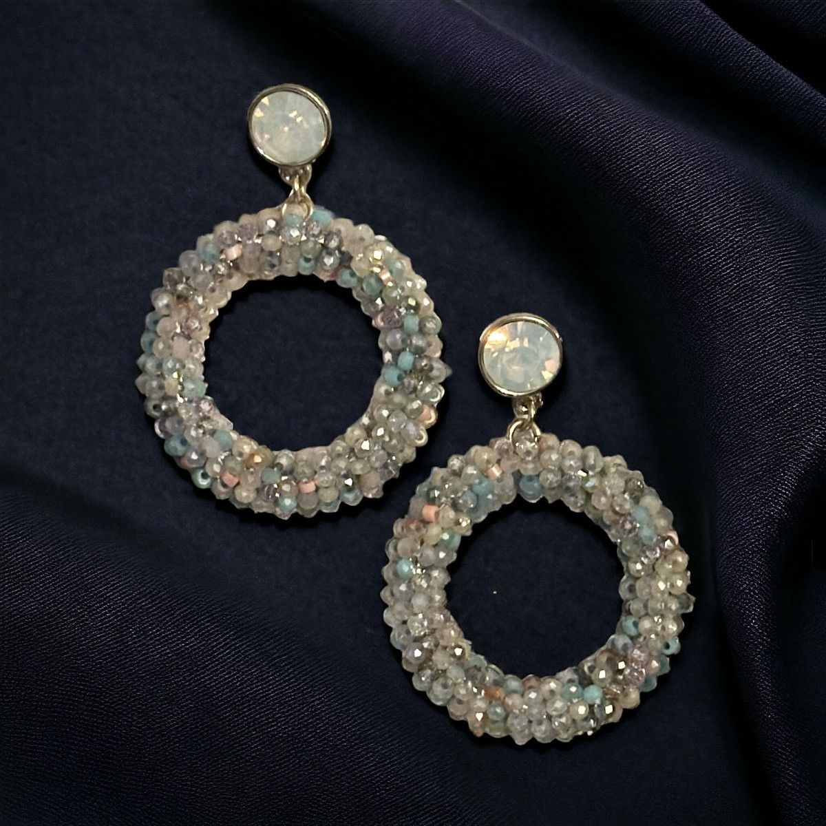 Other Seed bead wrapped dangle circle hoop earrings Size ONE SIZE - 1 Thumbnail