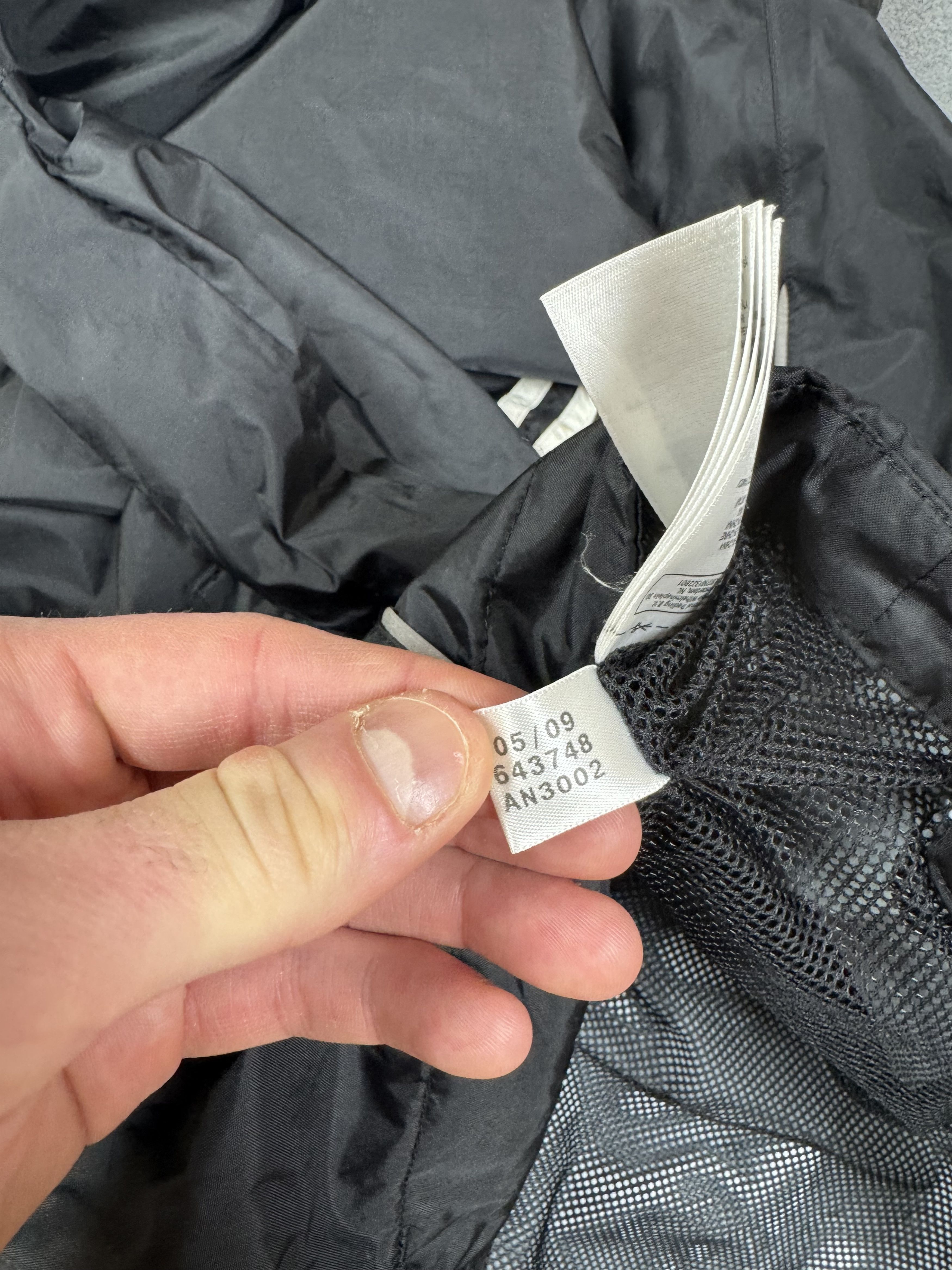Adidas VTG 2000s Adidas Nylon 3 Stripes Jacket Size M Streetwear Size US M / EU 48-50 / 2 - 6 Thumbnail