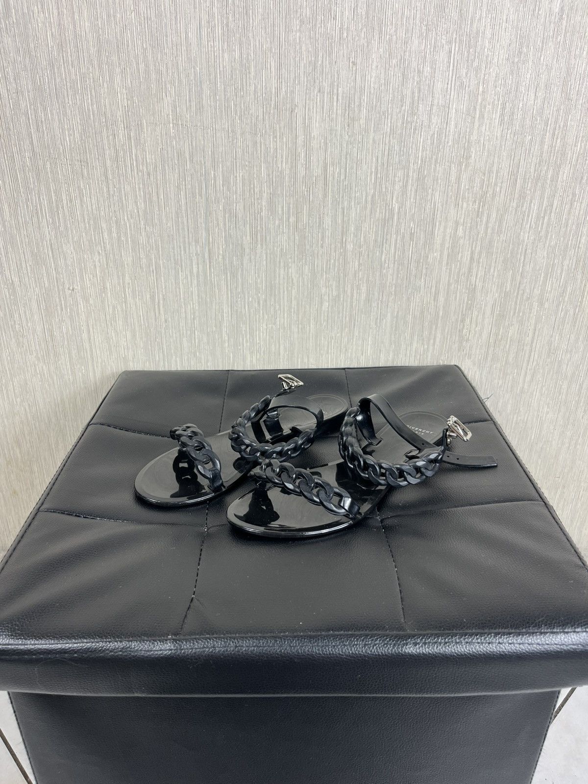 Designer × Givenchy Givenchy Paris chain sandals luxury flats flip flops Size US 7.5 / IT 37.5 - 2 Thumbnail